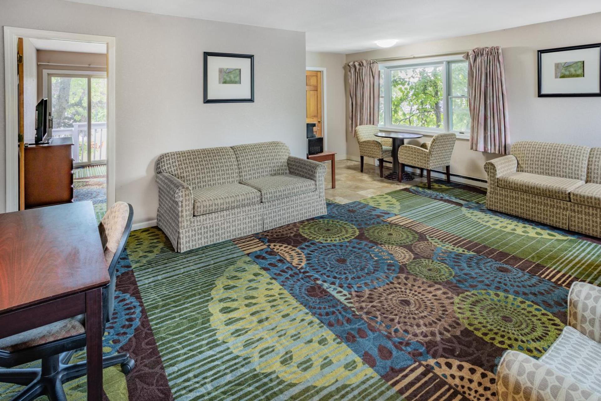 Travelodge by Wyndham Great Barrington Berkshires photo 25
