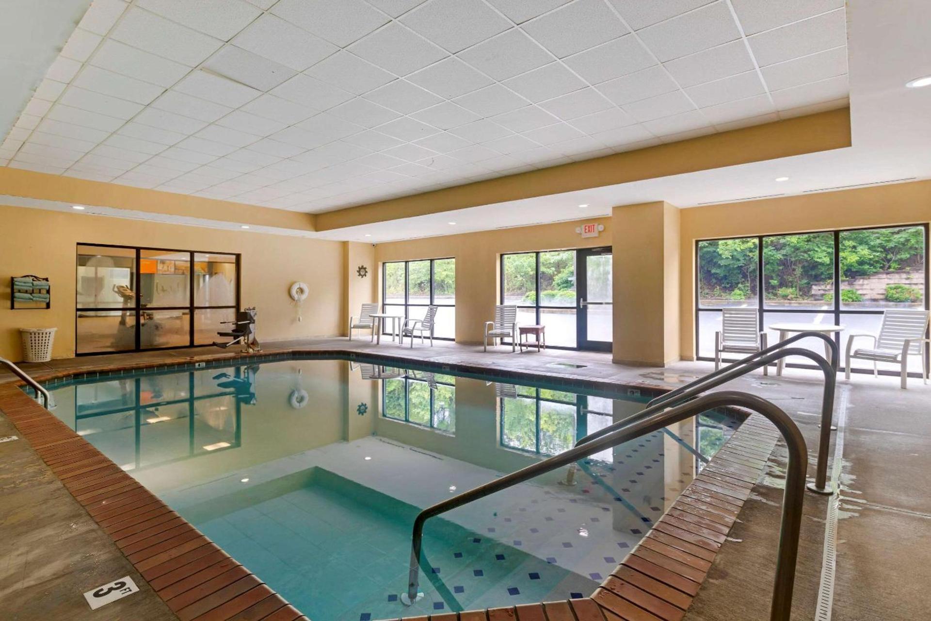 Comfort Suites Kingsport South photo 18