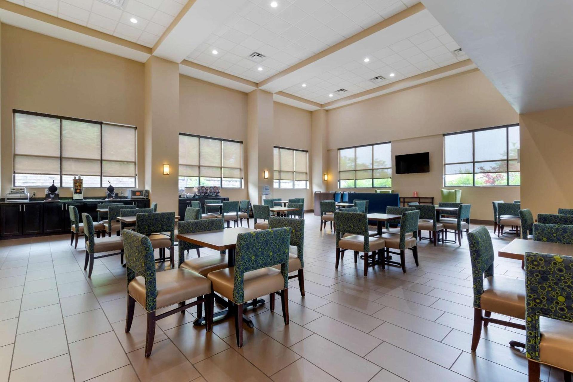 Comfort Suites Kingsport South photo 25