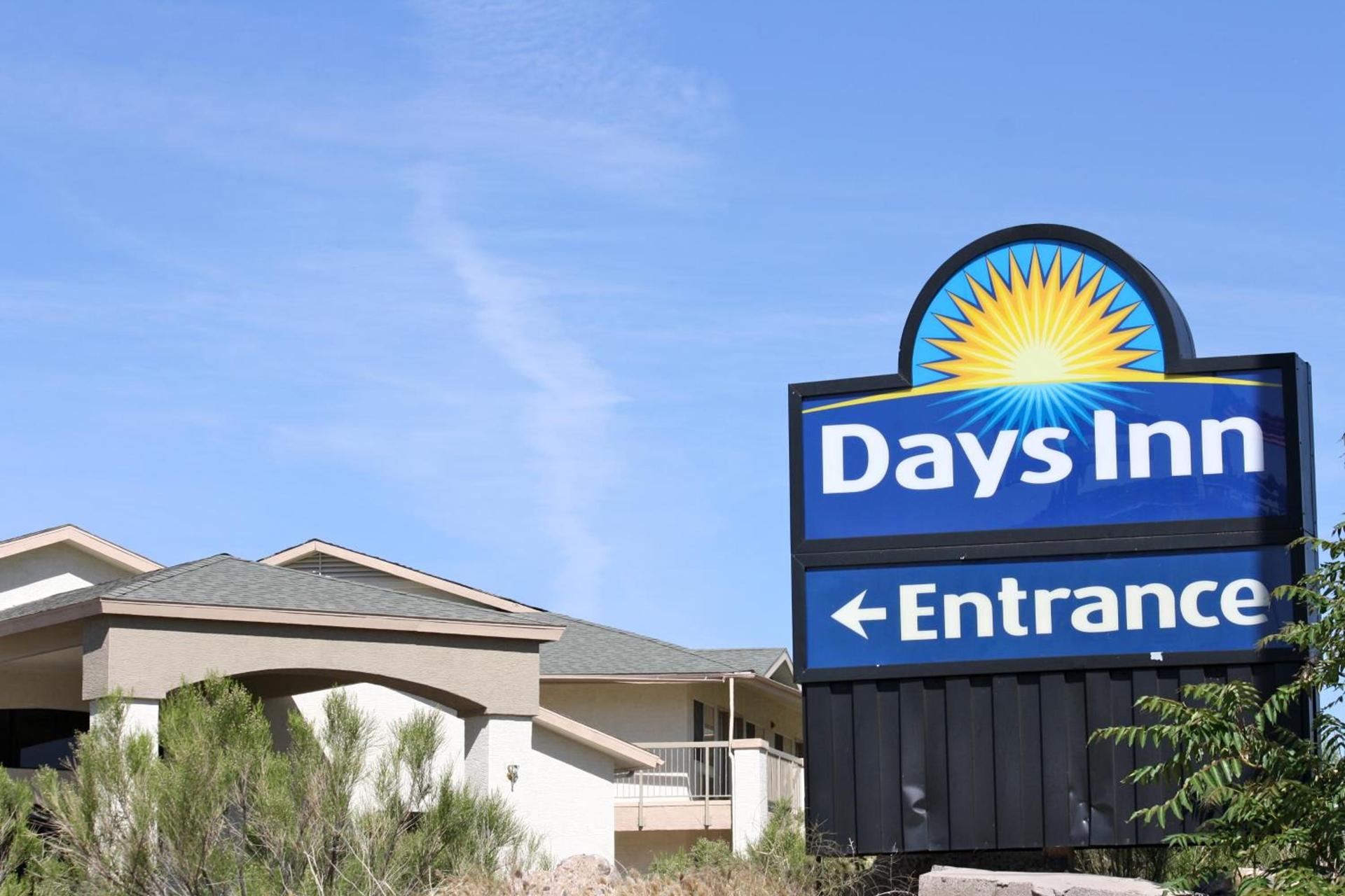 Days Inn by Wyndham Globe photo 49