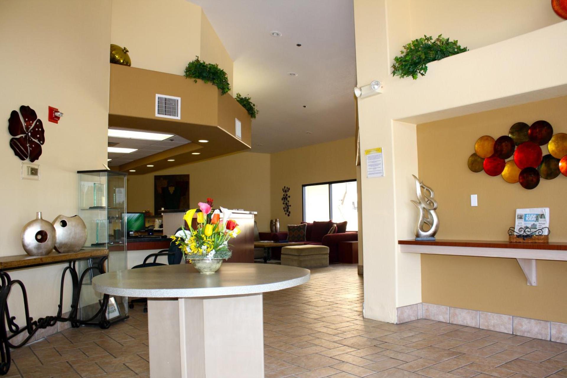 Days Inn by Wyndham Globe photo 10