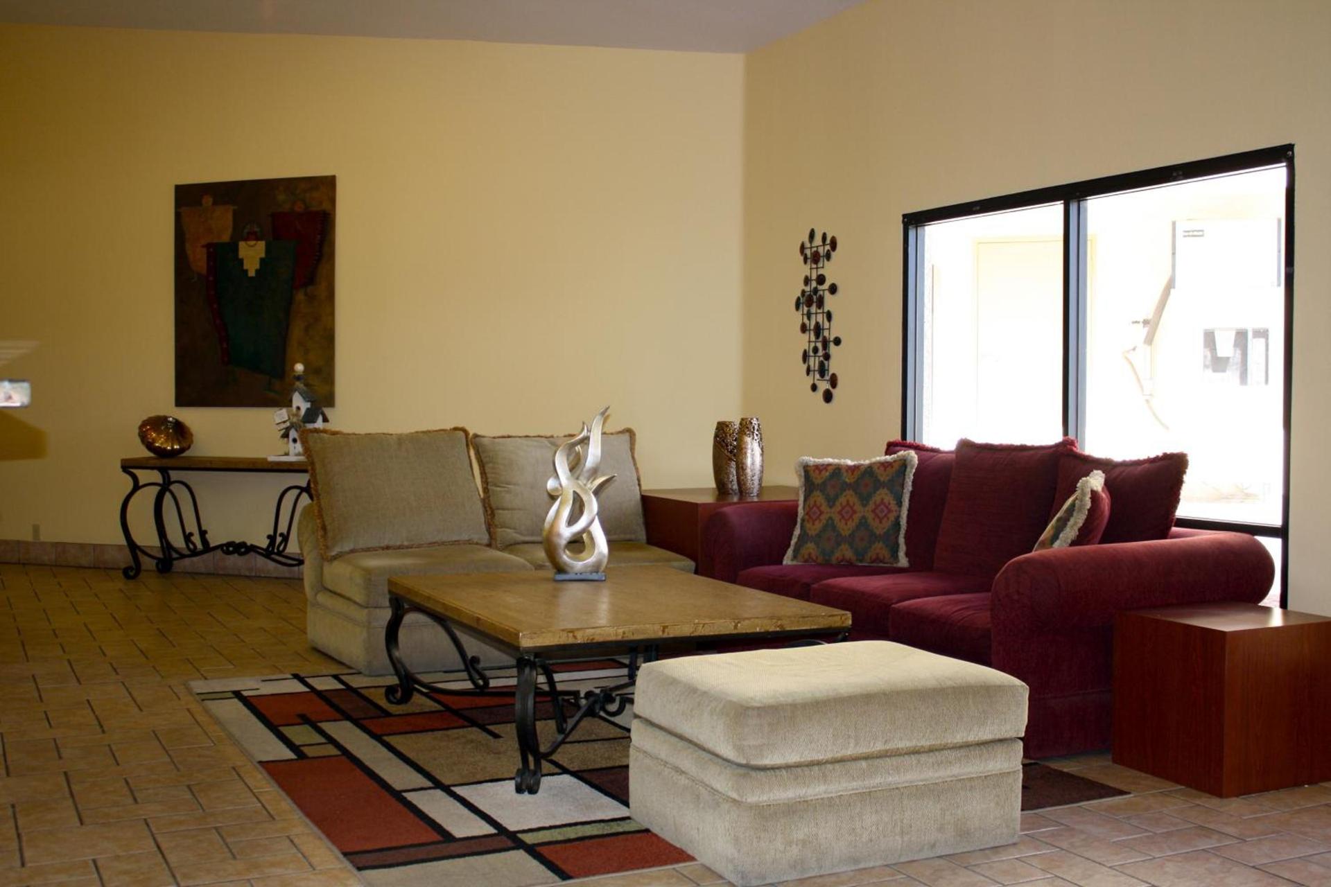 Days Inn by Wyndham Globe photo 14