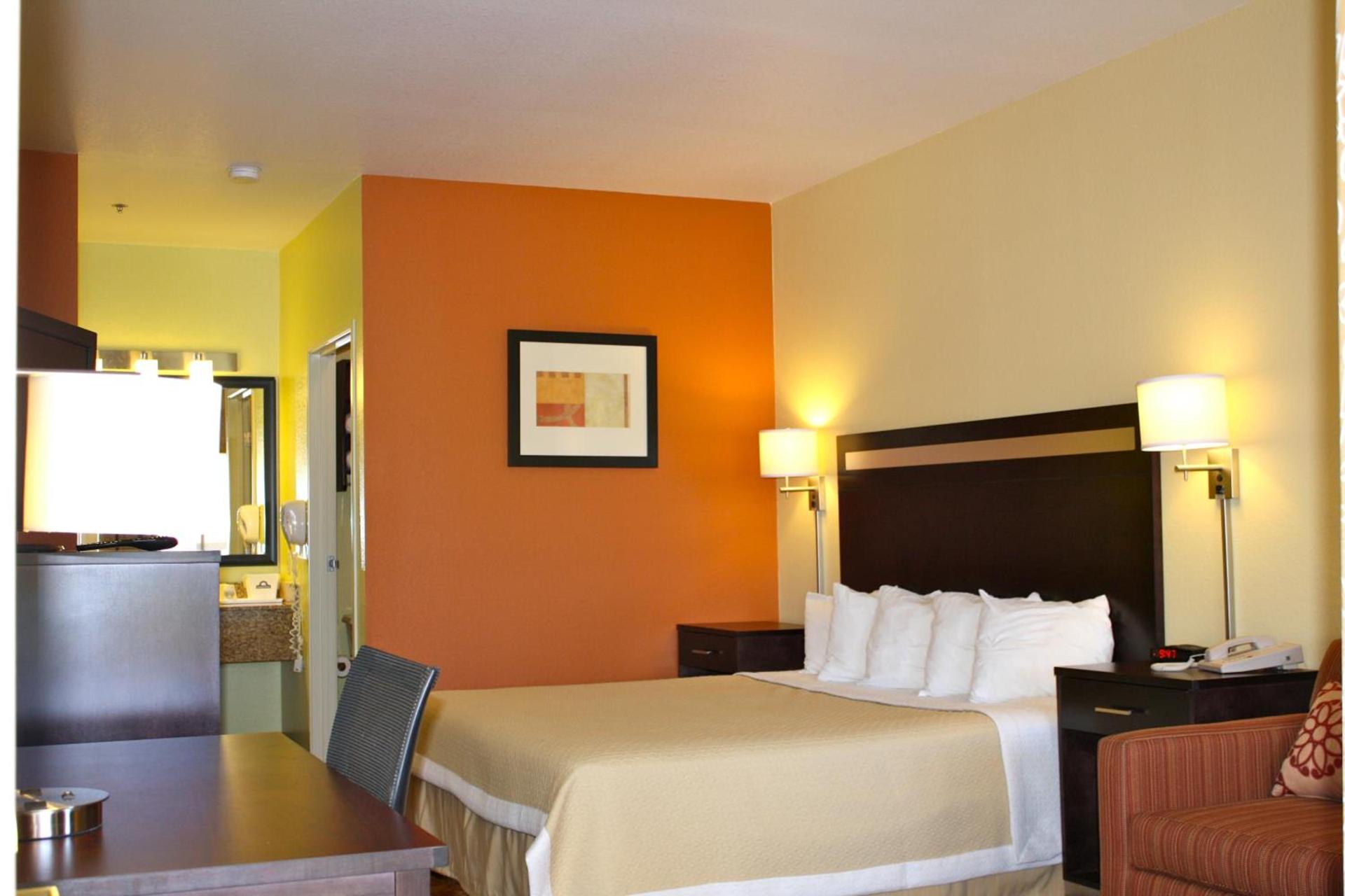Days Inn by Wyndham Globe photo 21