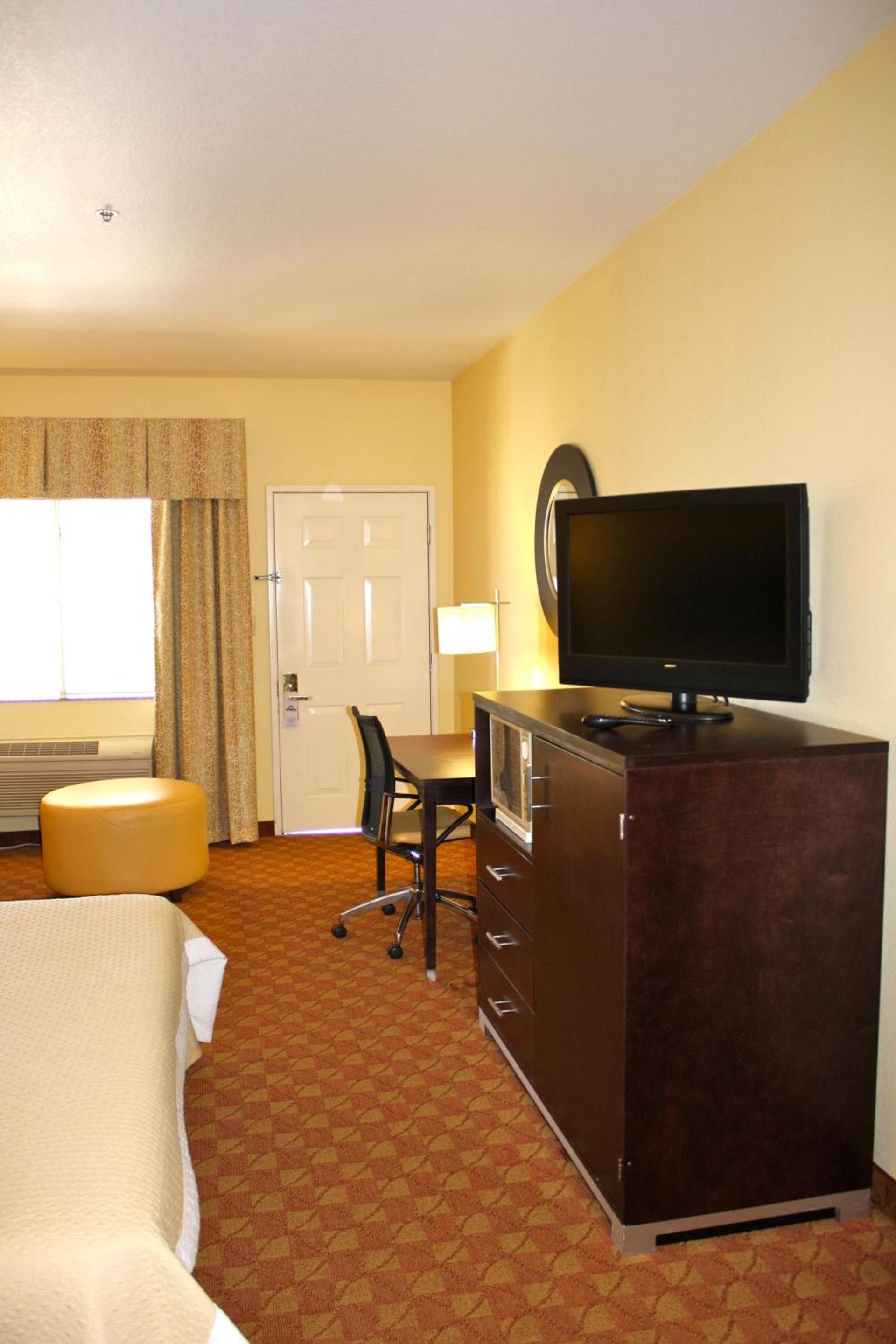 Days Inn by Wyndham Globe photo 26
