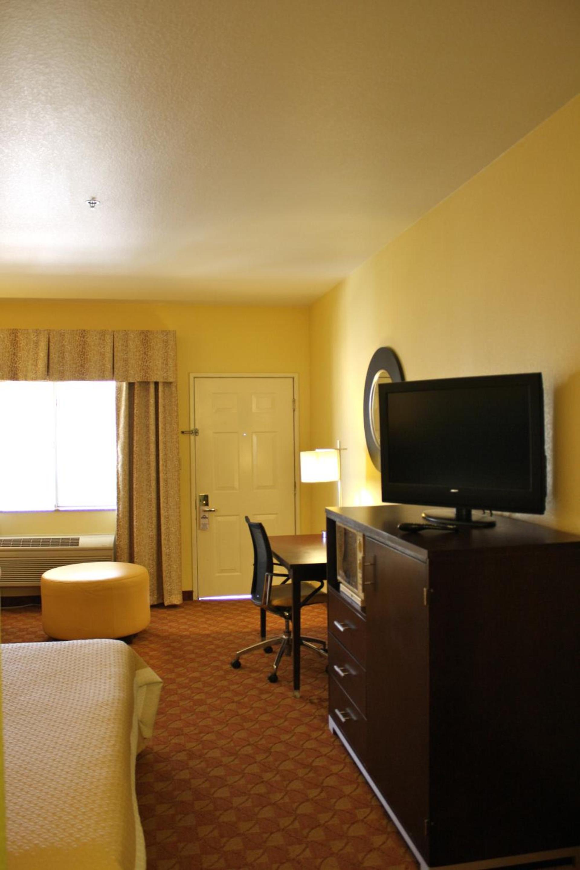 Days Inn by Wyndham Globe photo 27