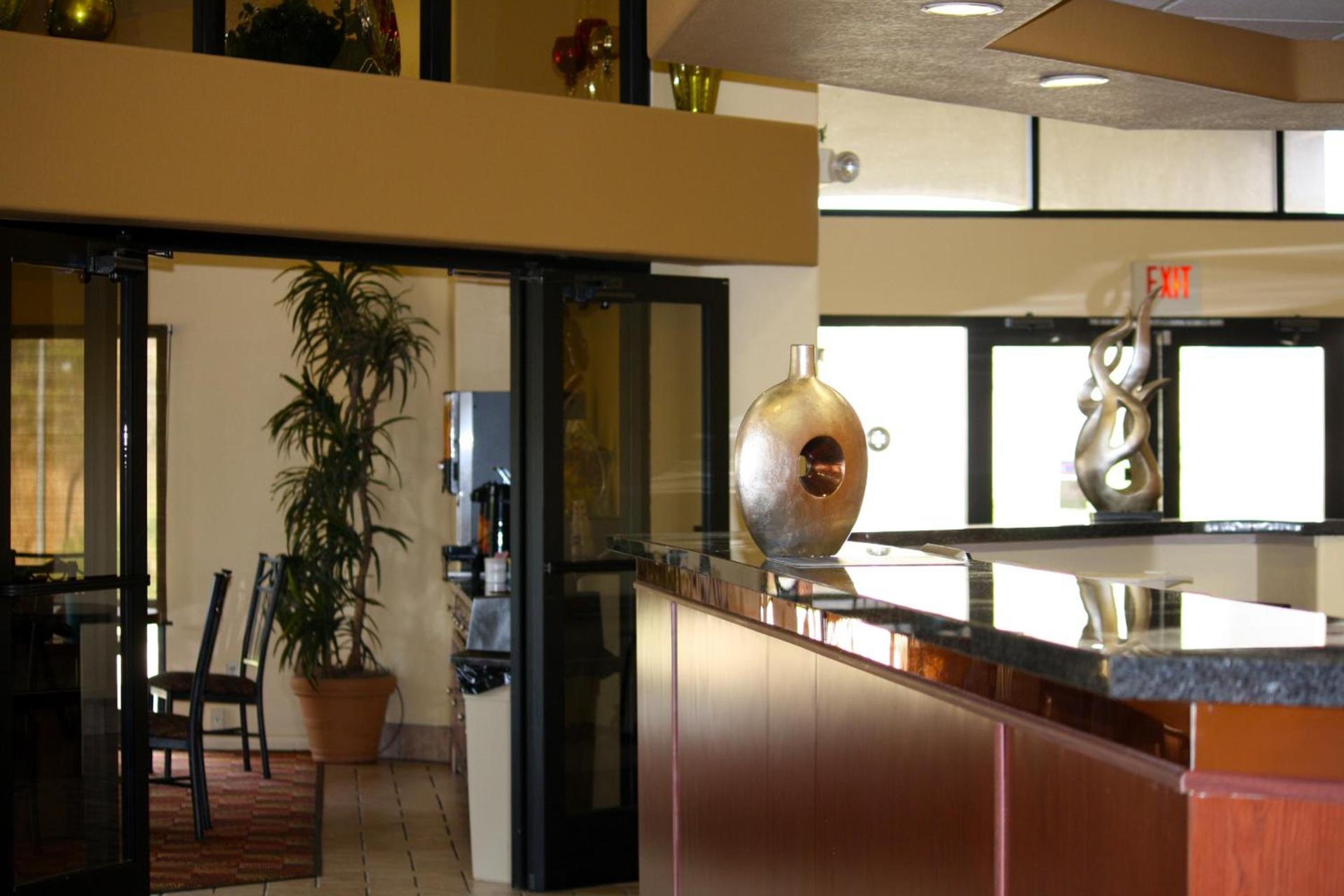 Days Inn by Wyndham Globe photo 39