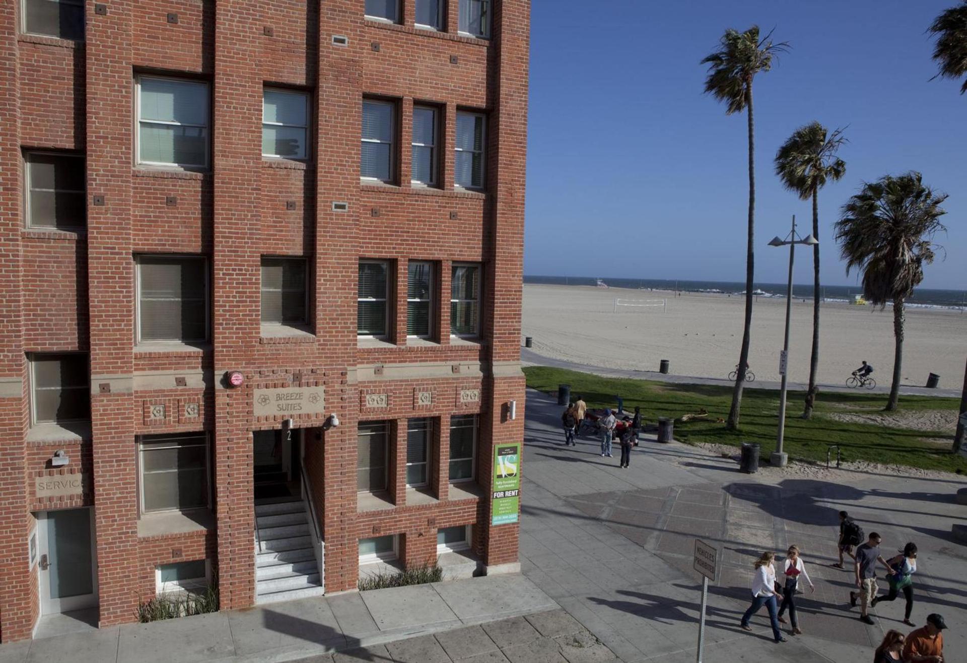Venice Breeze Suites photo 1