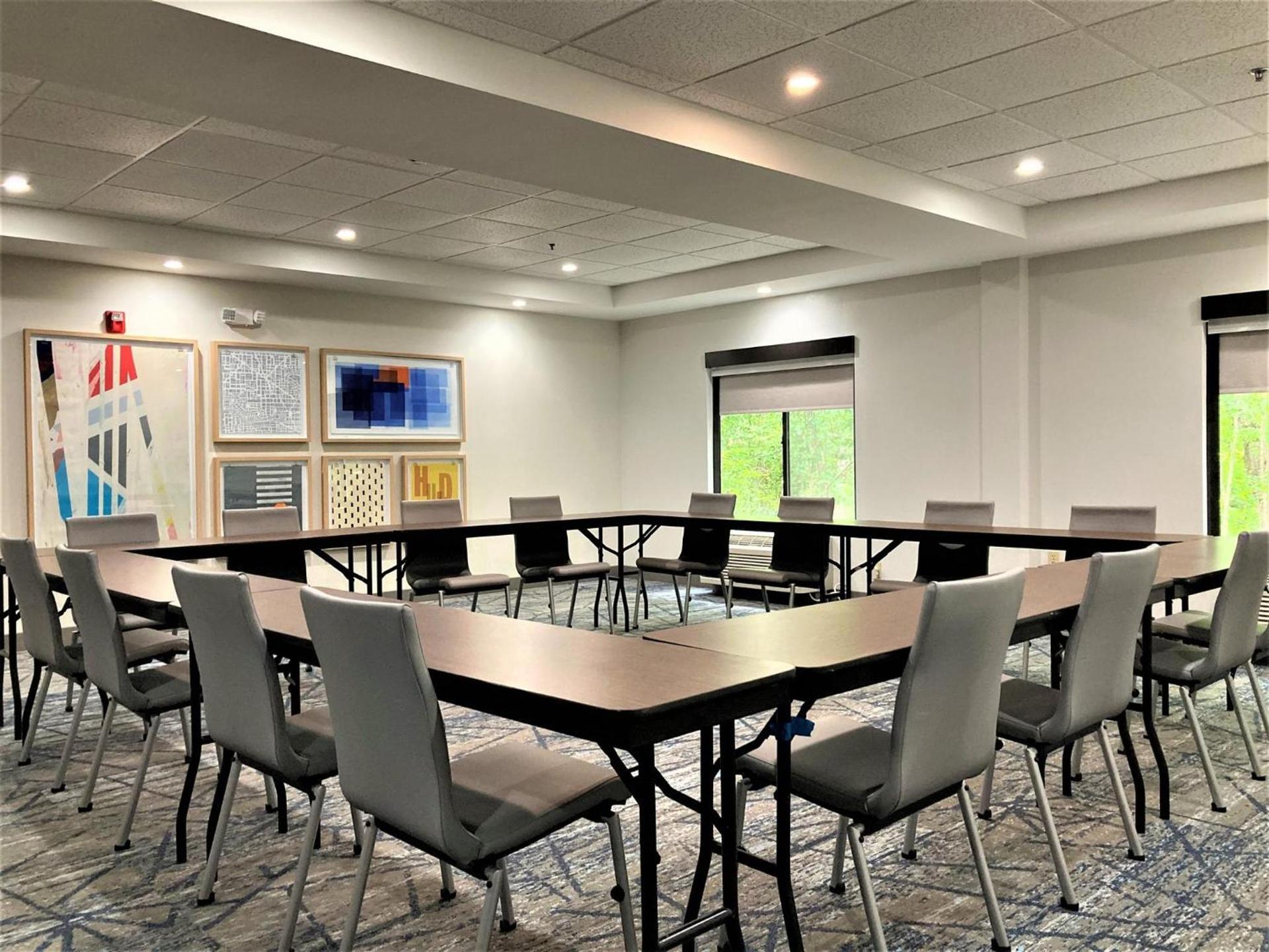 Holiday Inn Express Apex - Raleigh by IHG photo 30