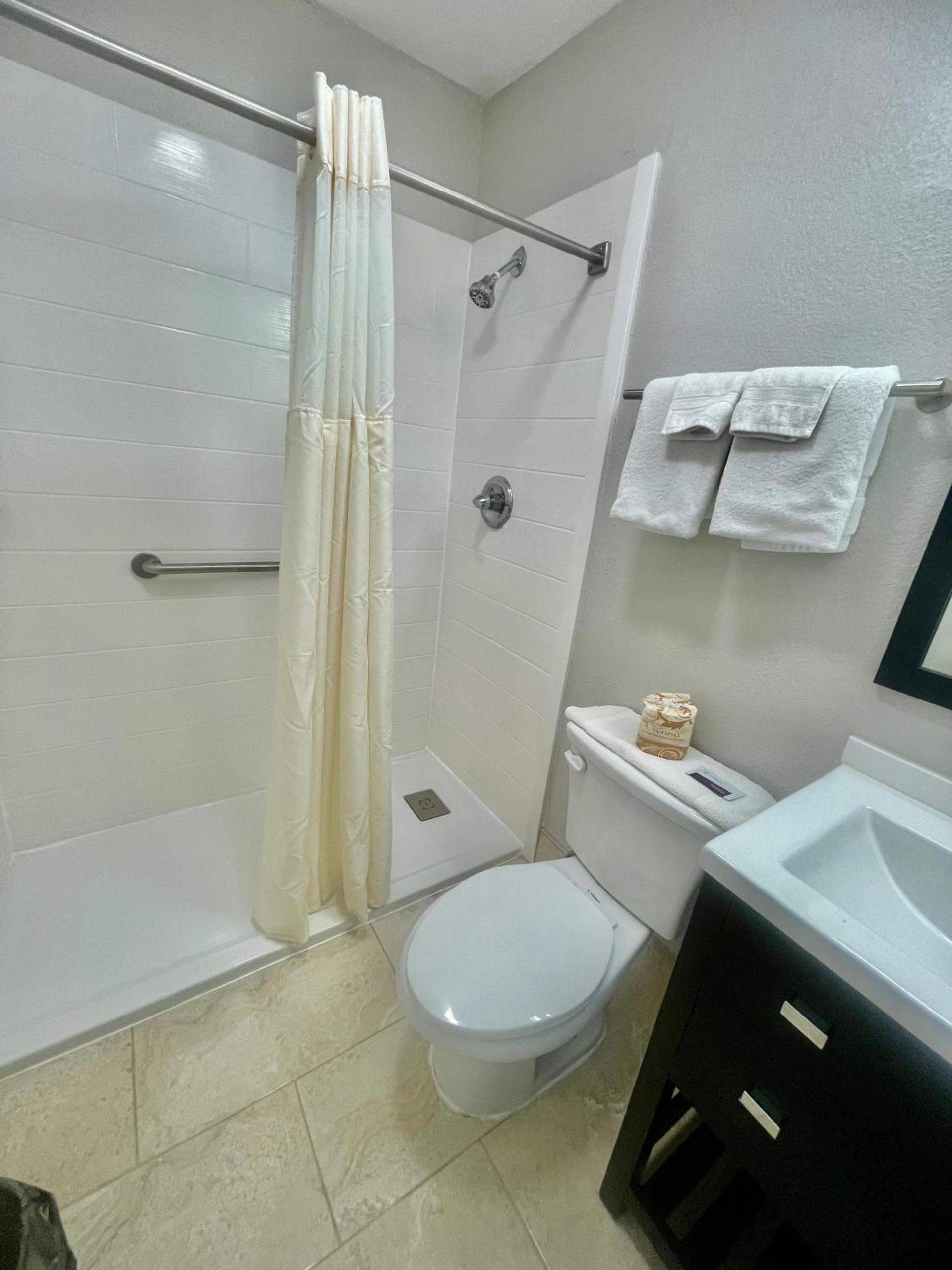 Bradbury Inn photo 15