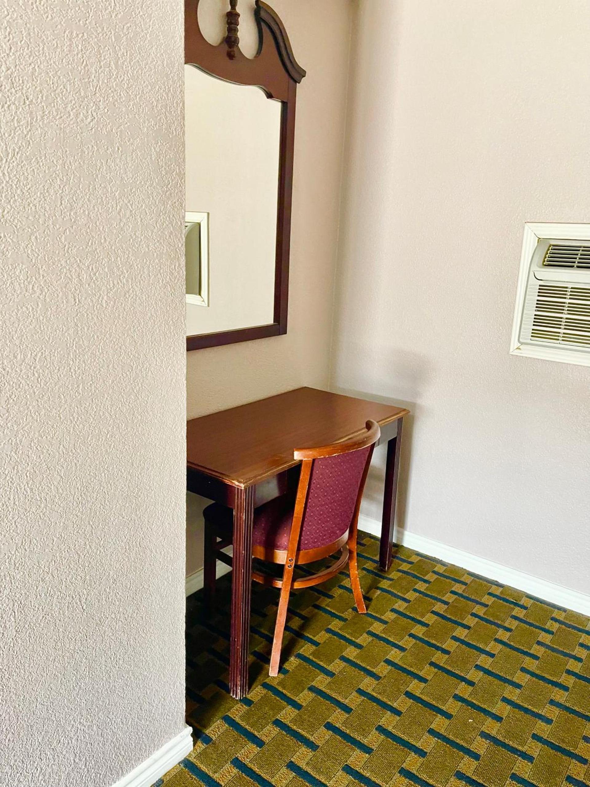Bradbury Inn photo 11