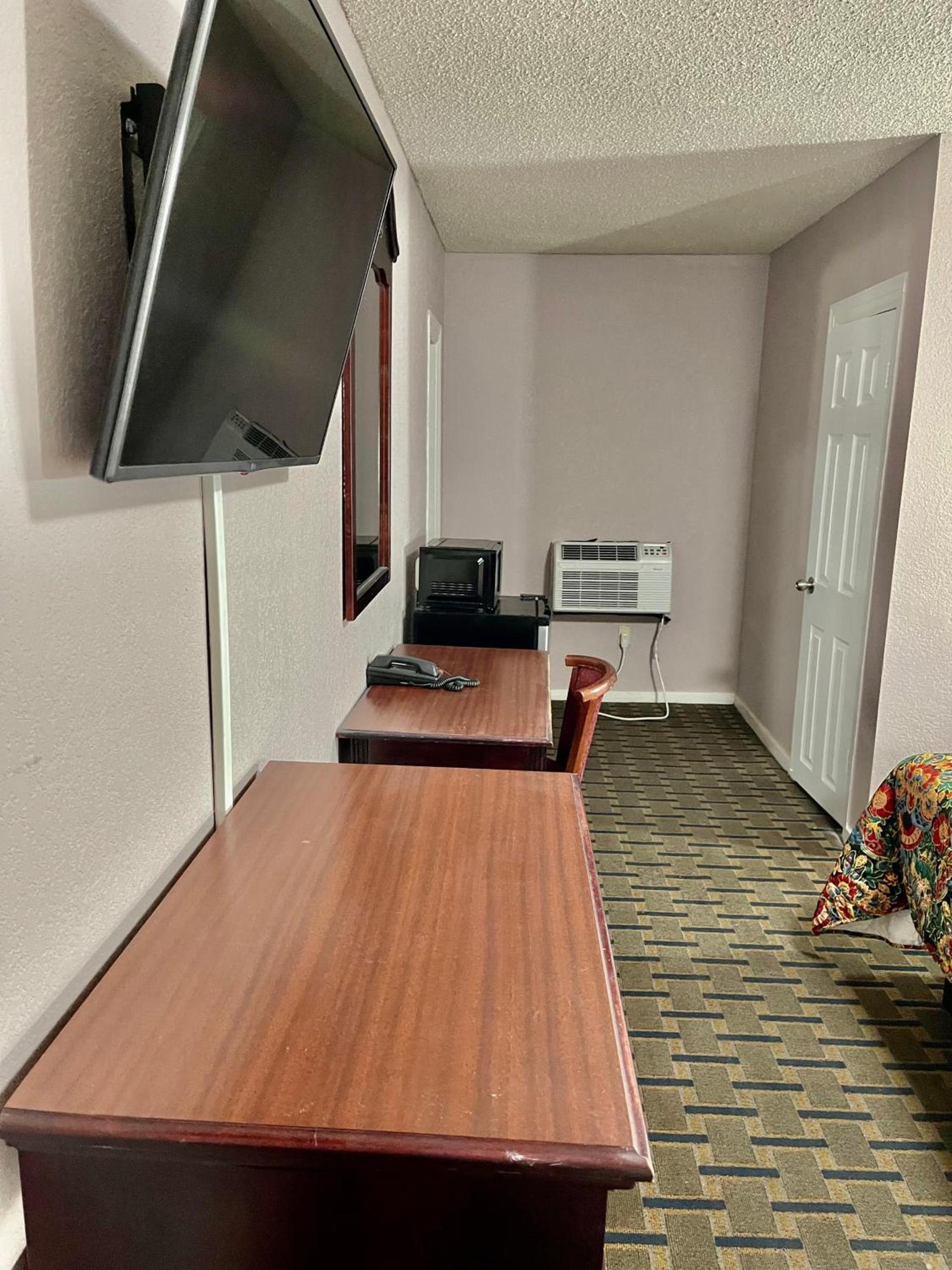 Bradbury Inn photo 8