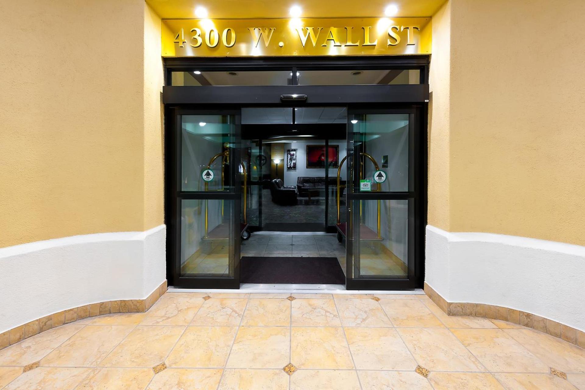 Grand Texan Hotel and Convention Center photo 2