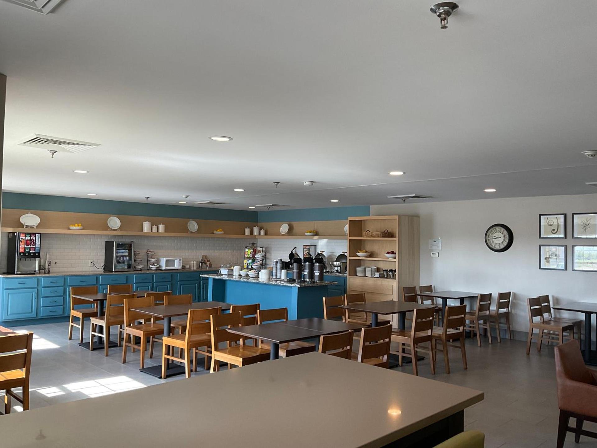 Country Inn & Suites by Radisson, Marion, IL photo 55