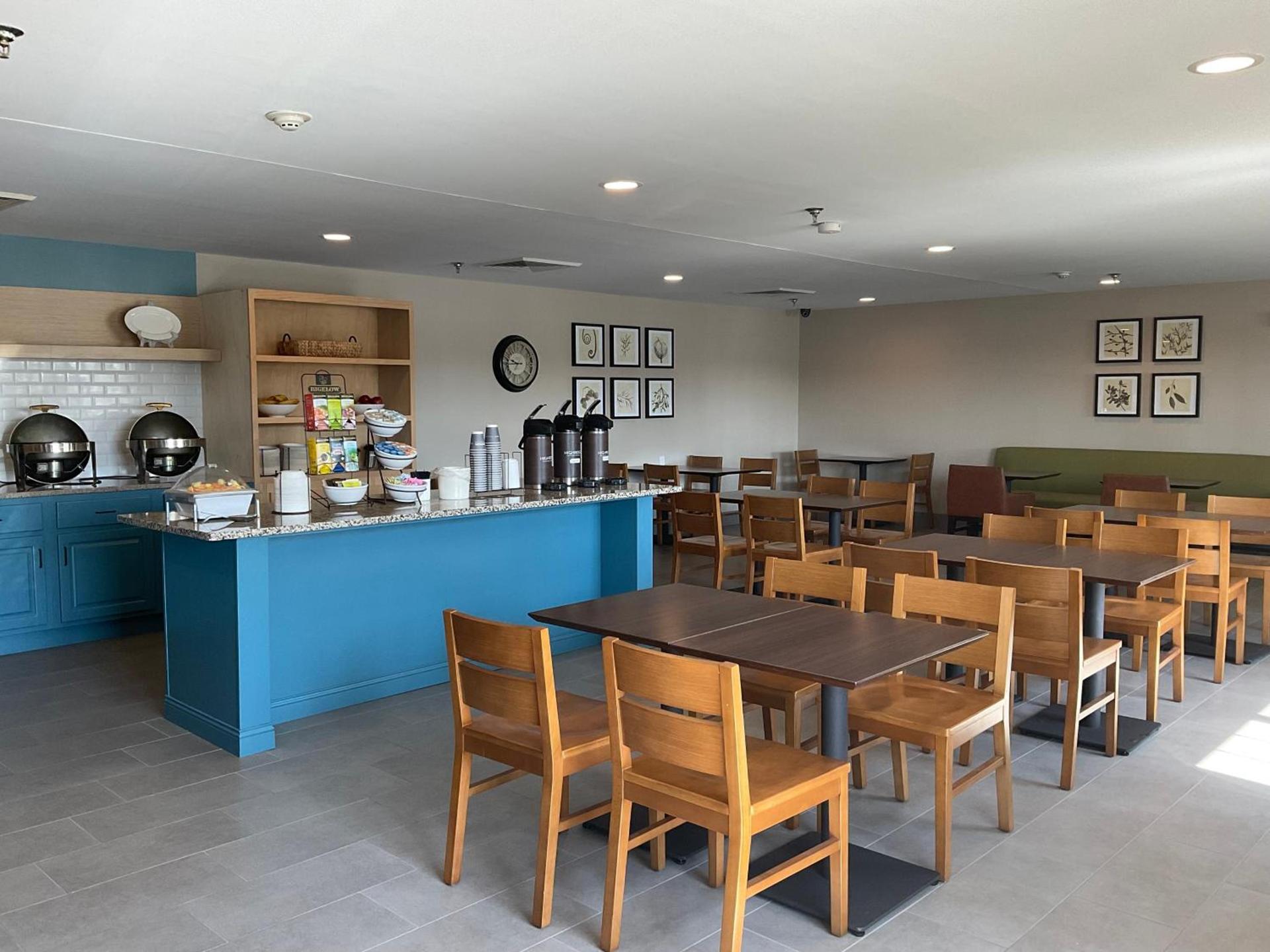 Country Inn & Suites by Radisson, Marion, IL photo 57