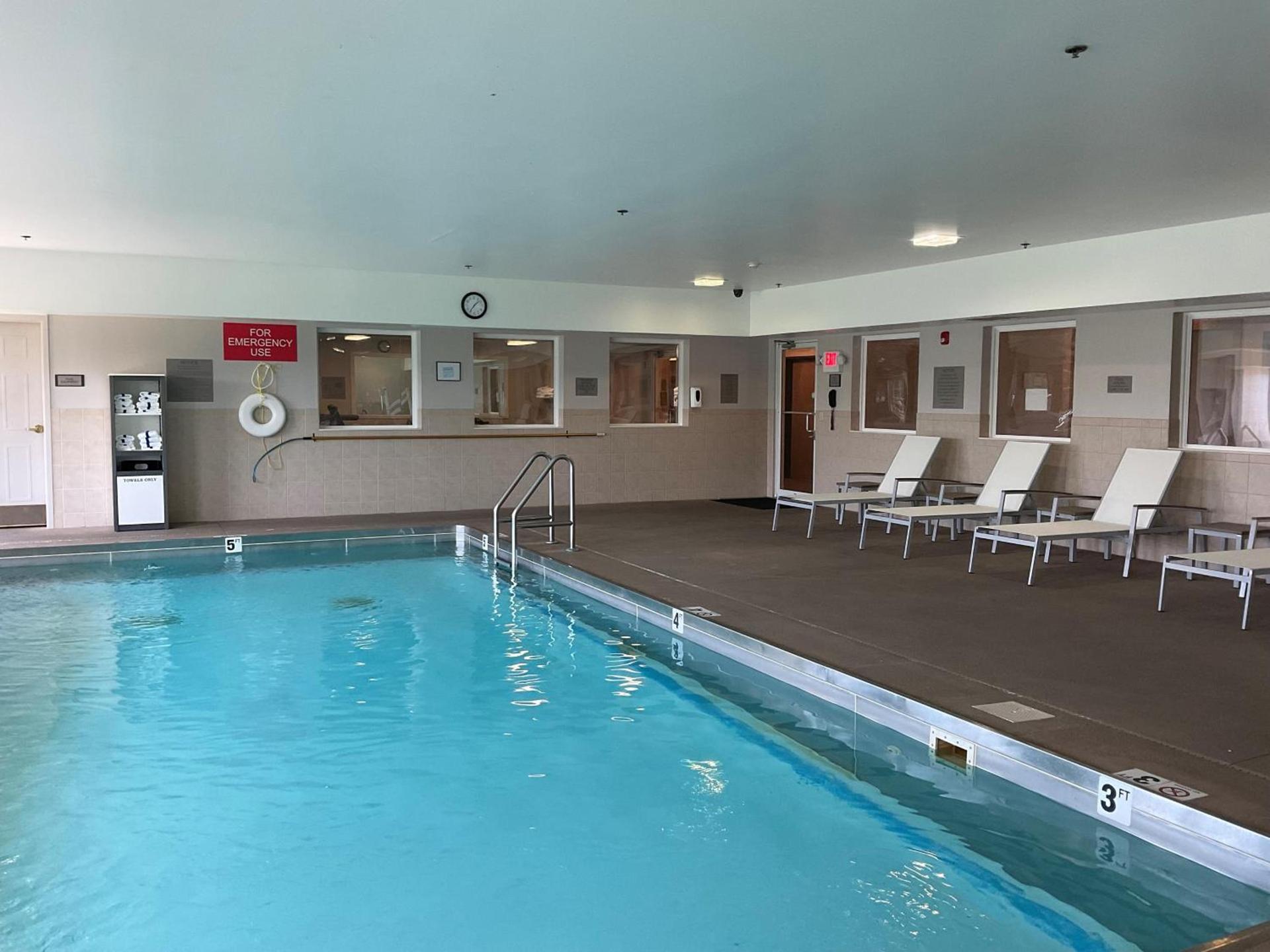 Country Inn & Suites by Radisson, Marion, IL photo 58