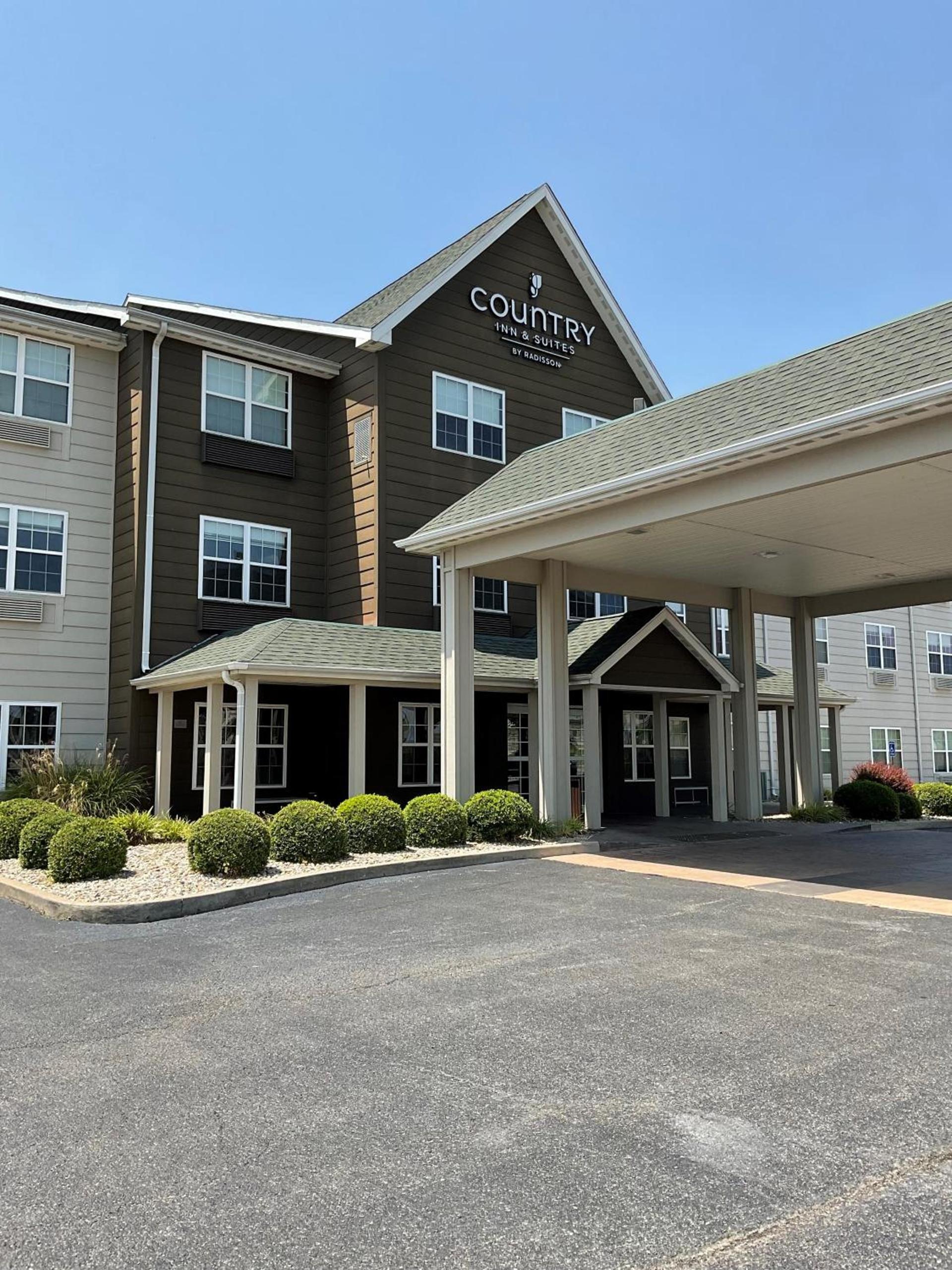 Country Inn & Suites by Radisson, Marion, IL photo 52