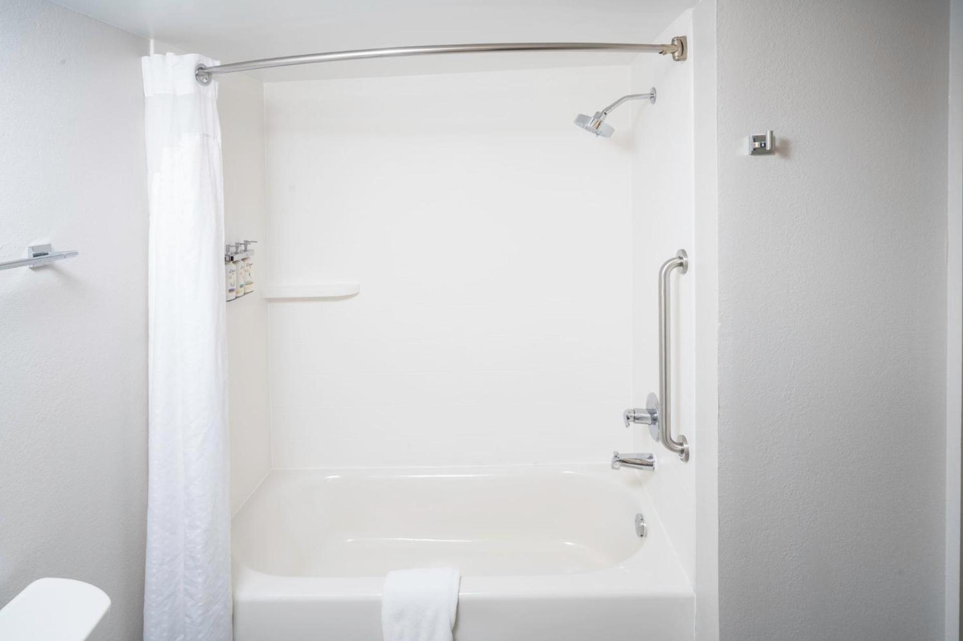 Holiday Inn Express and Suites Atlanta-Johns Creek by IHG photo 39