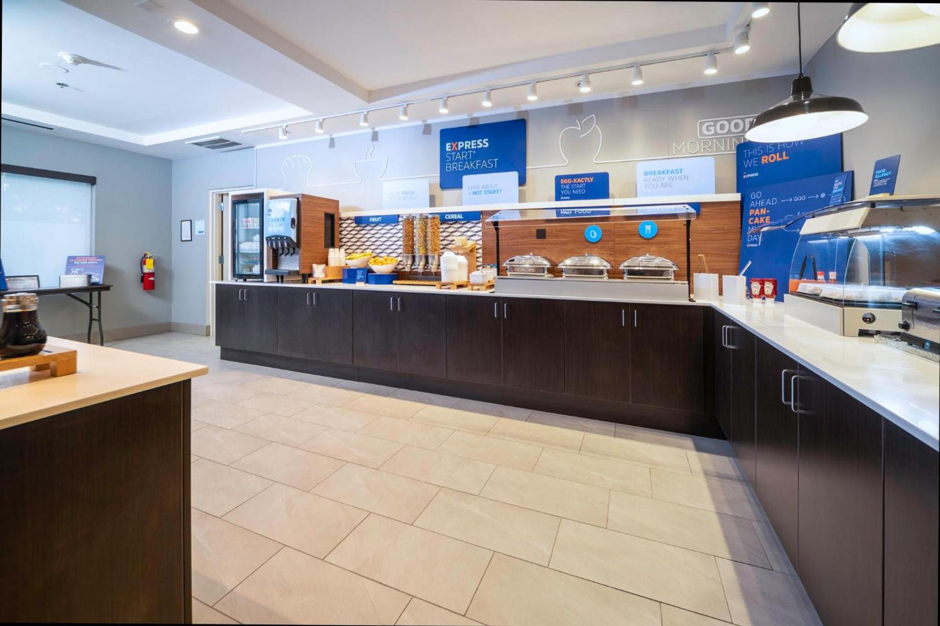Holiday Inn Express and Suites Atlanta-Johns Creek by IHG photo 49
