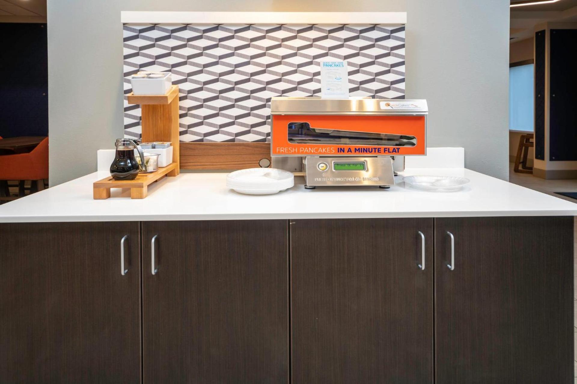 Holiday Inn Express and Suites Atlanta-Johns Creek by IHG photo 77