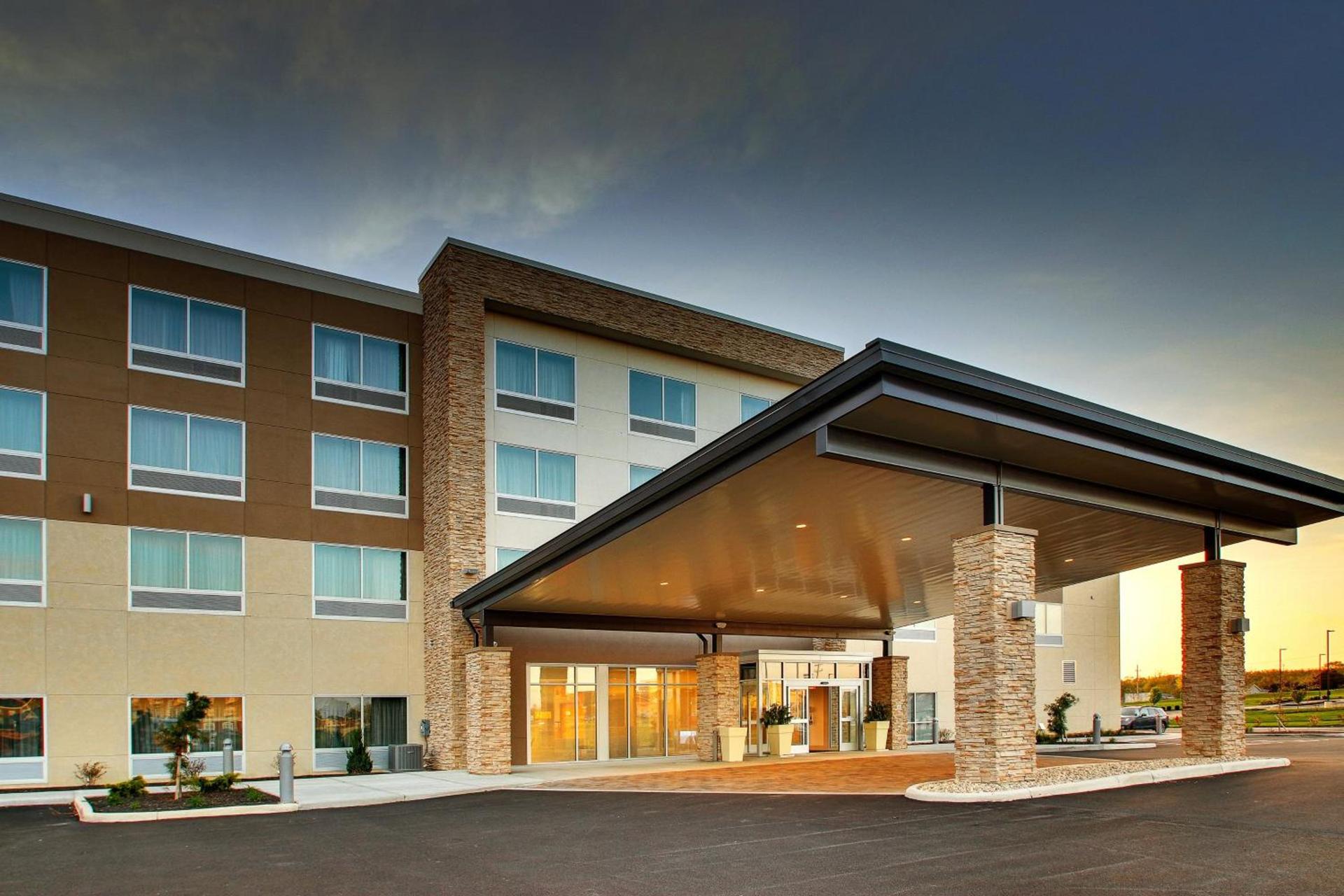 Holiday Inn Express & Suites Findlay North by IHG photo 41