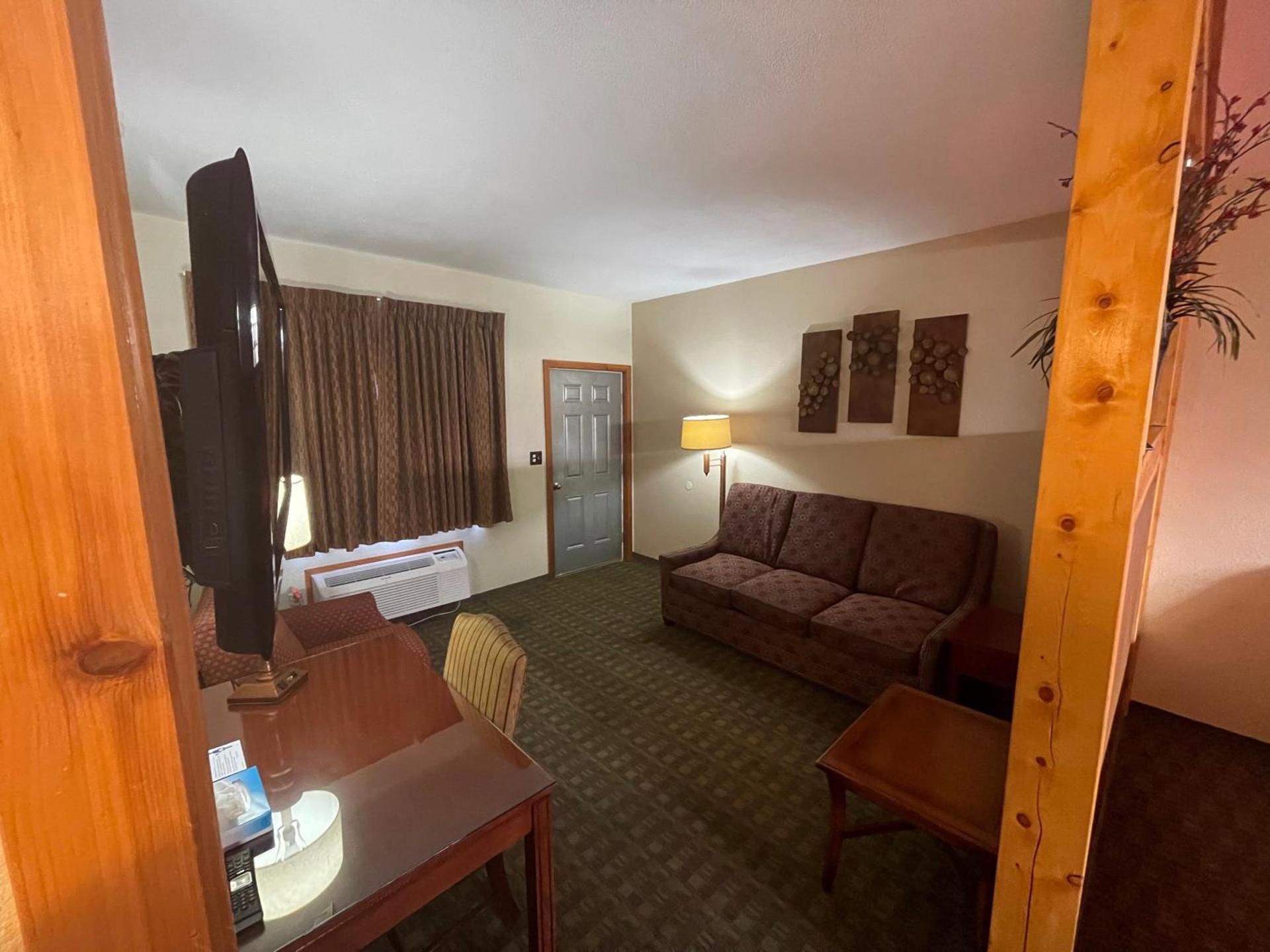 Pikes Peak Inn photo 28