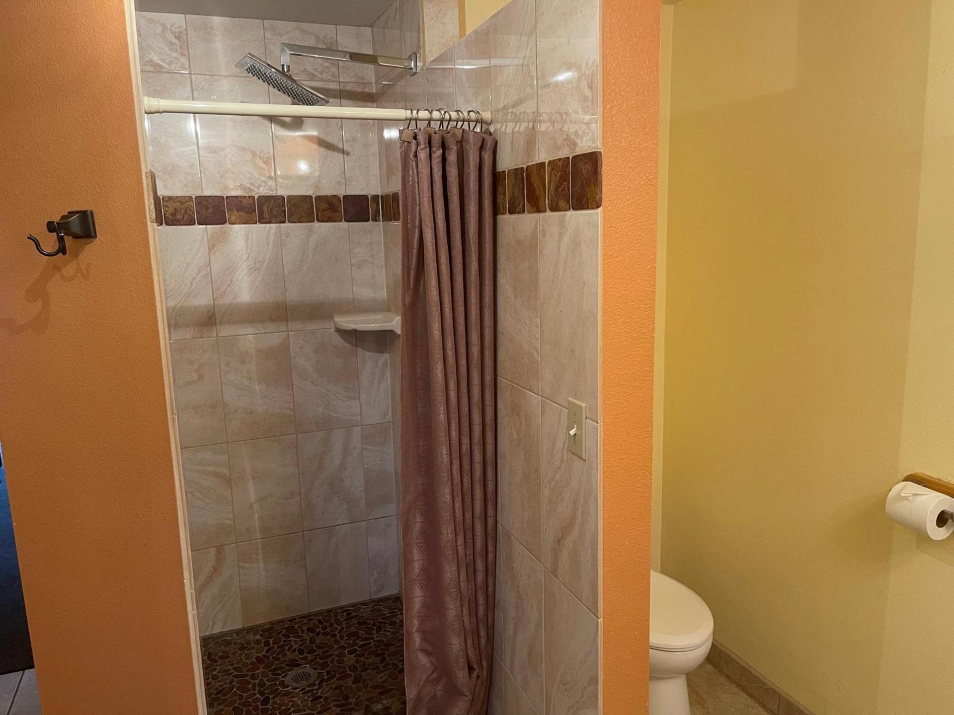 Pikes Peak Inn photo 30