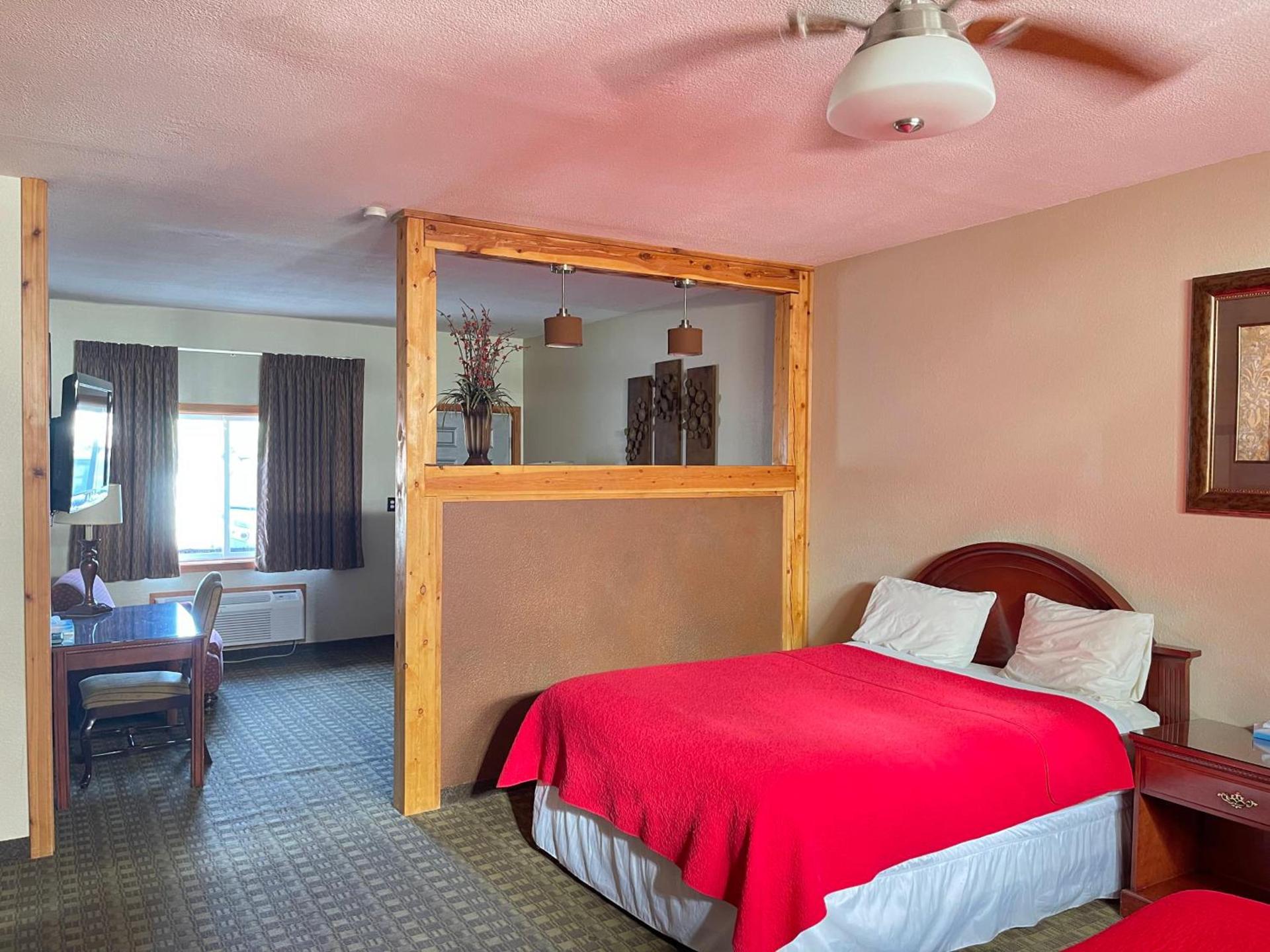 Pikes Peak Inn photo 6