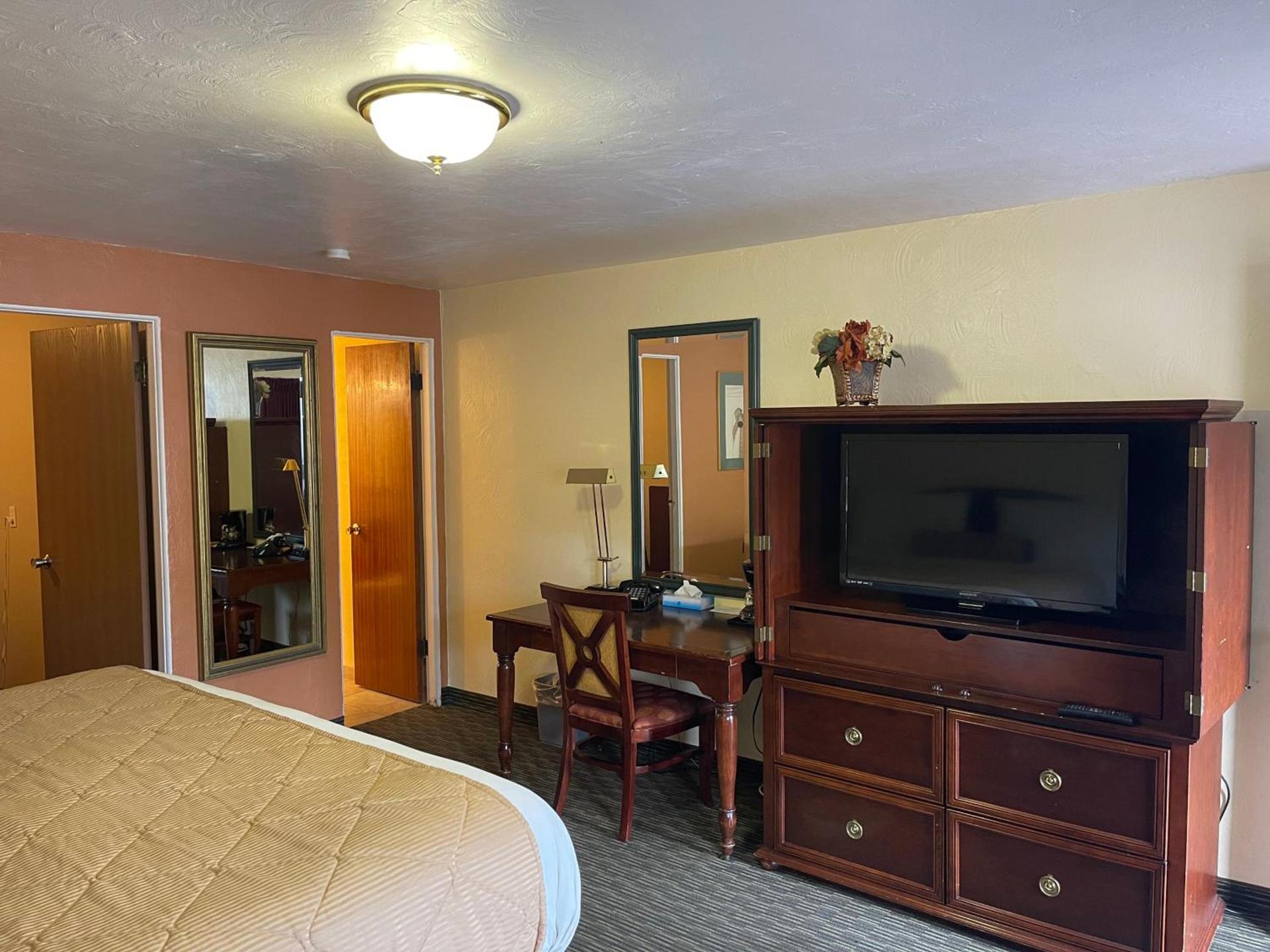Pikes Peak Inn photo 19