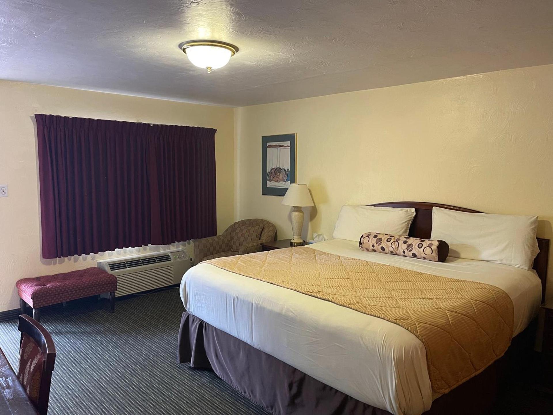 Pikes Peak Inn photo 20