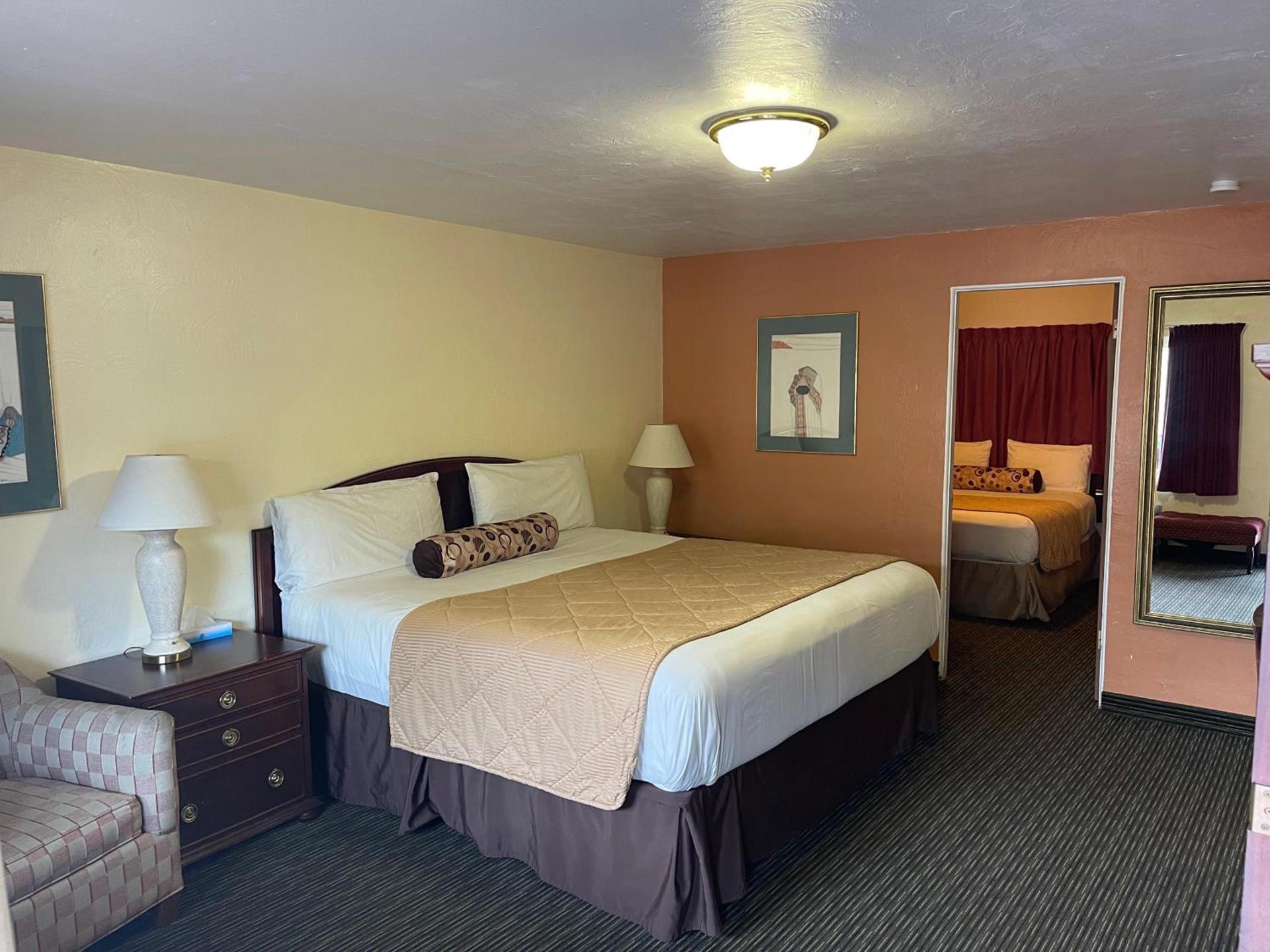 Pikes Peak Inn photo 9