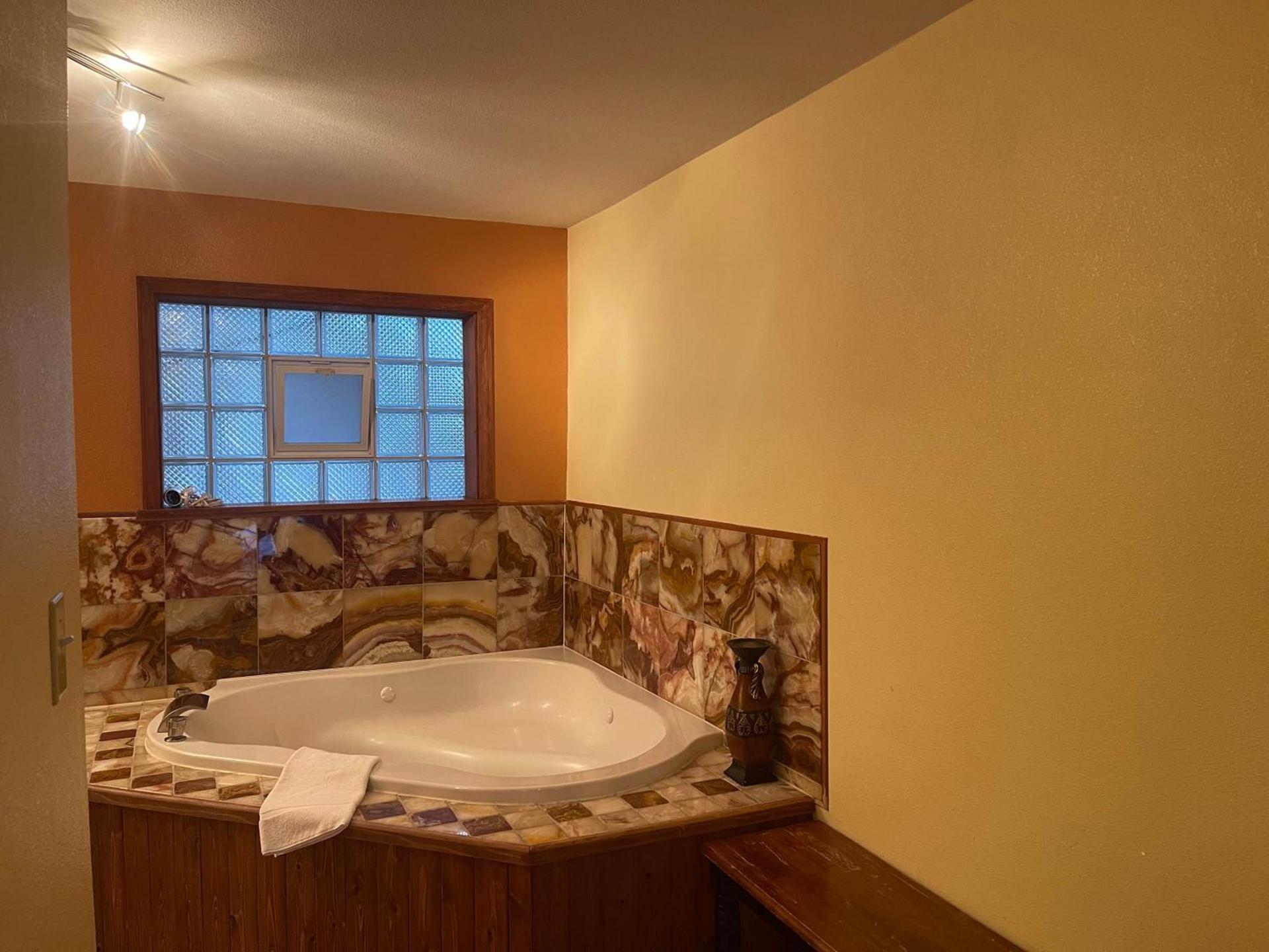 Pikes Peak Inn photo 10
