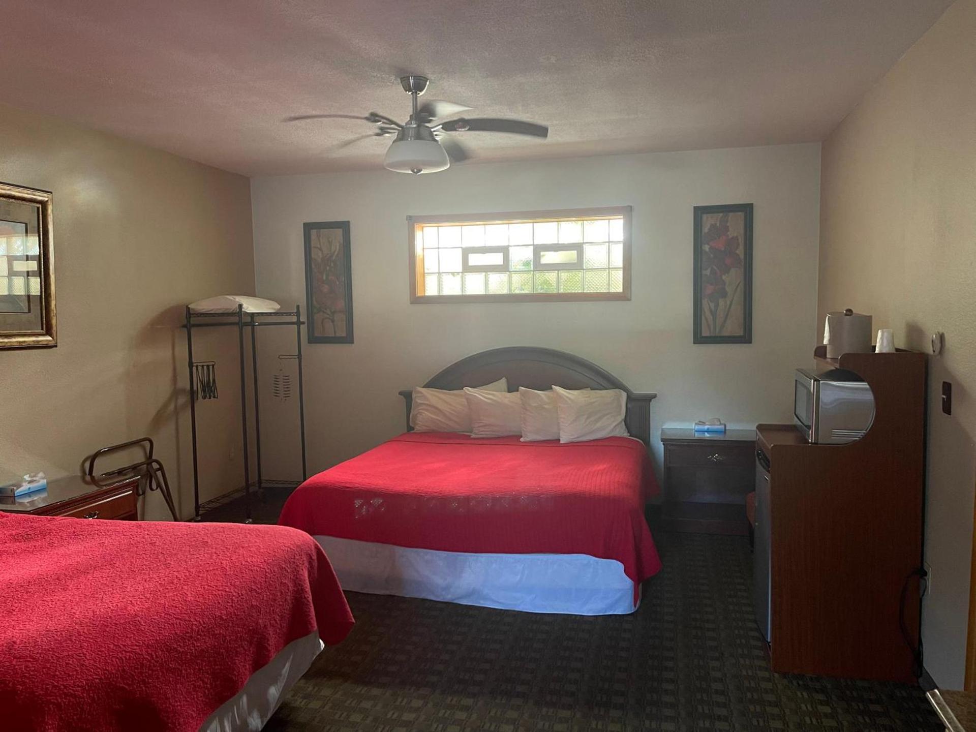 Pikes Peak Inn photo 12