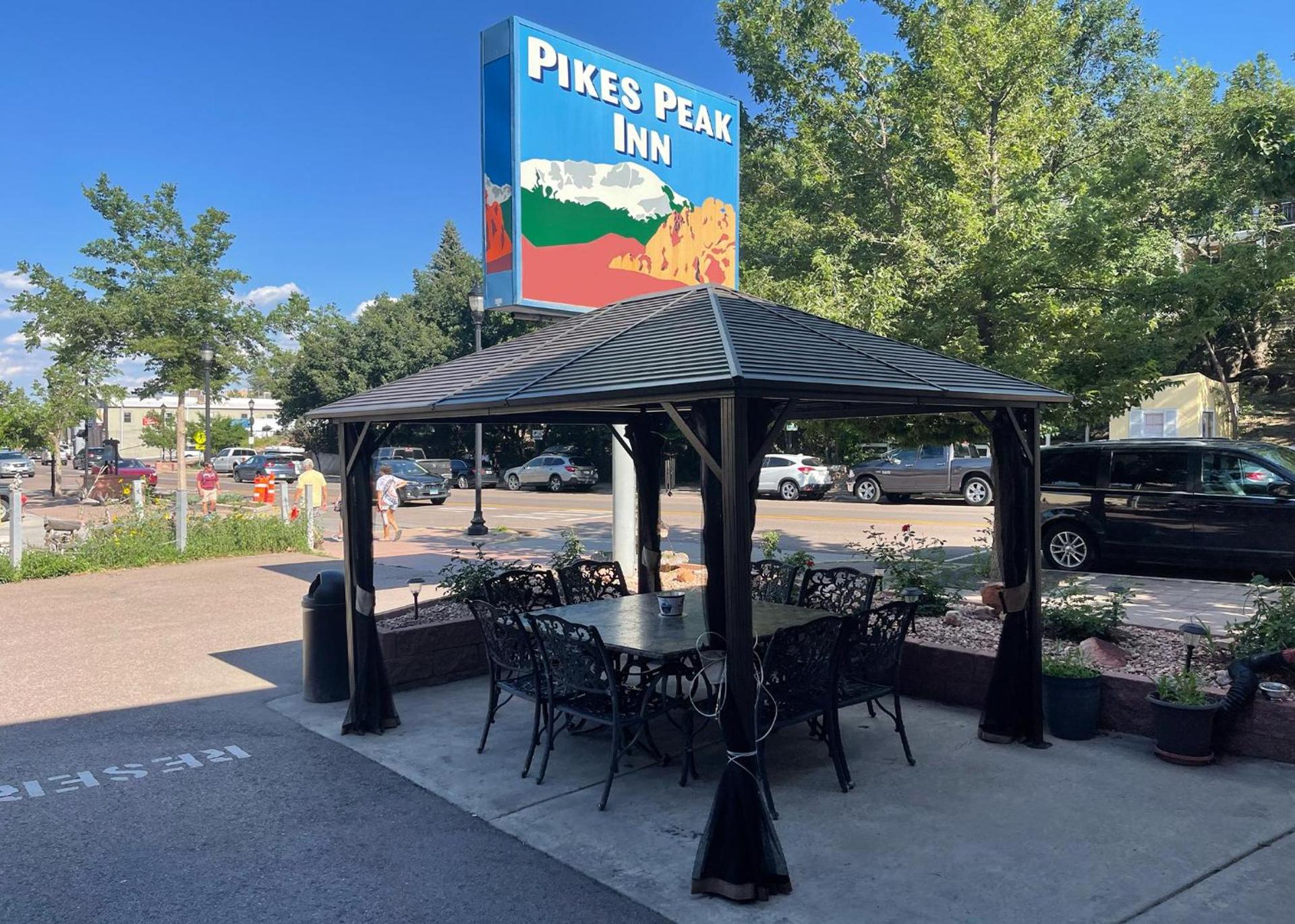 Pikes Peak Inn photo 25