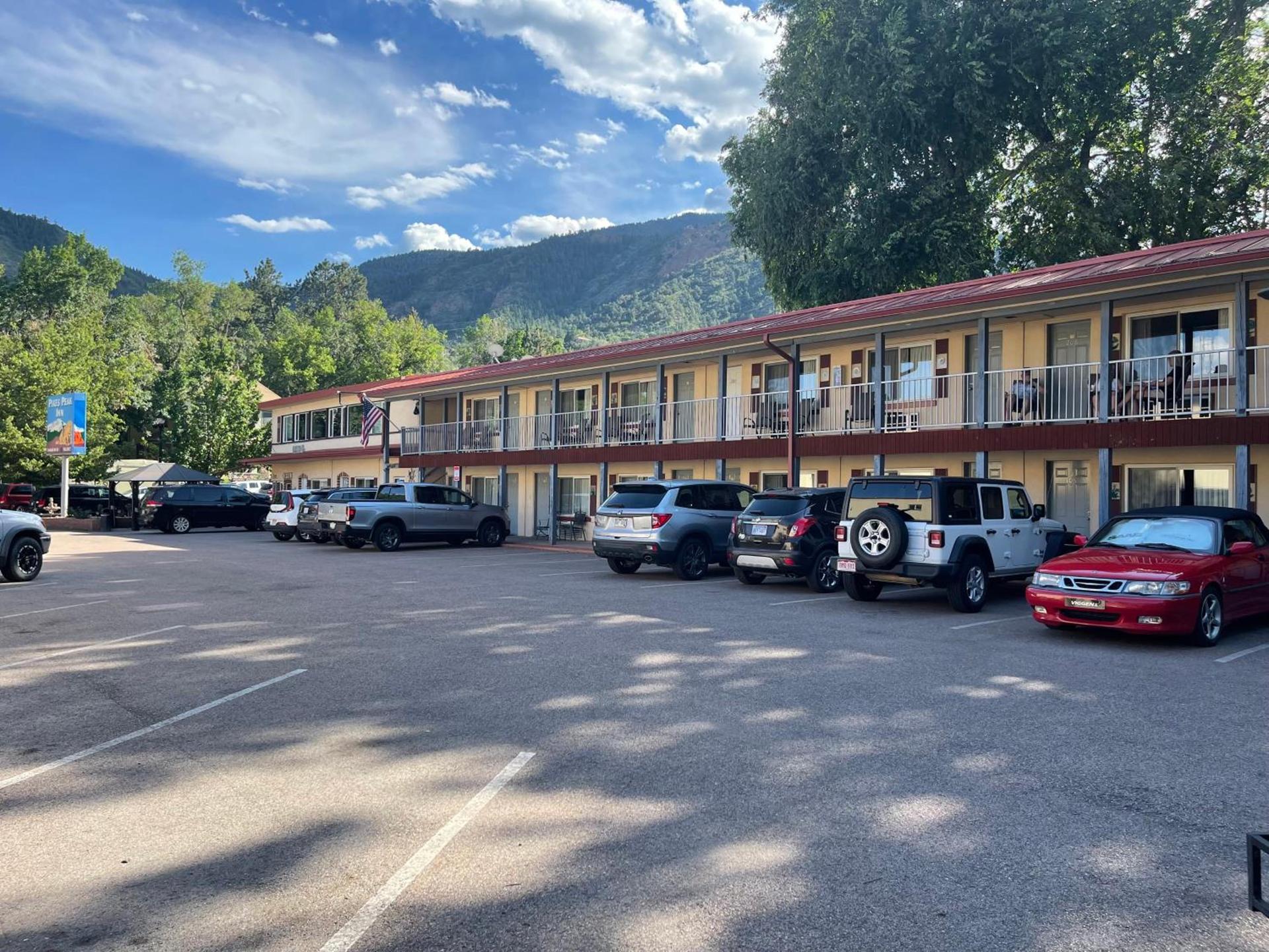 Pikes Peak Inn photo 39