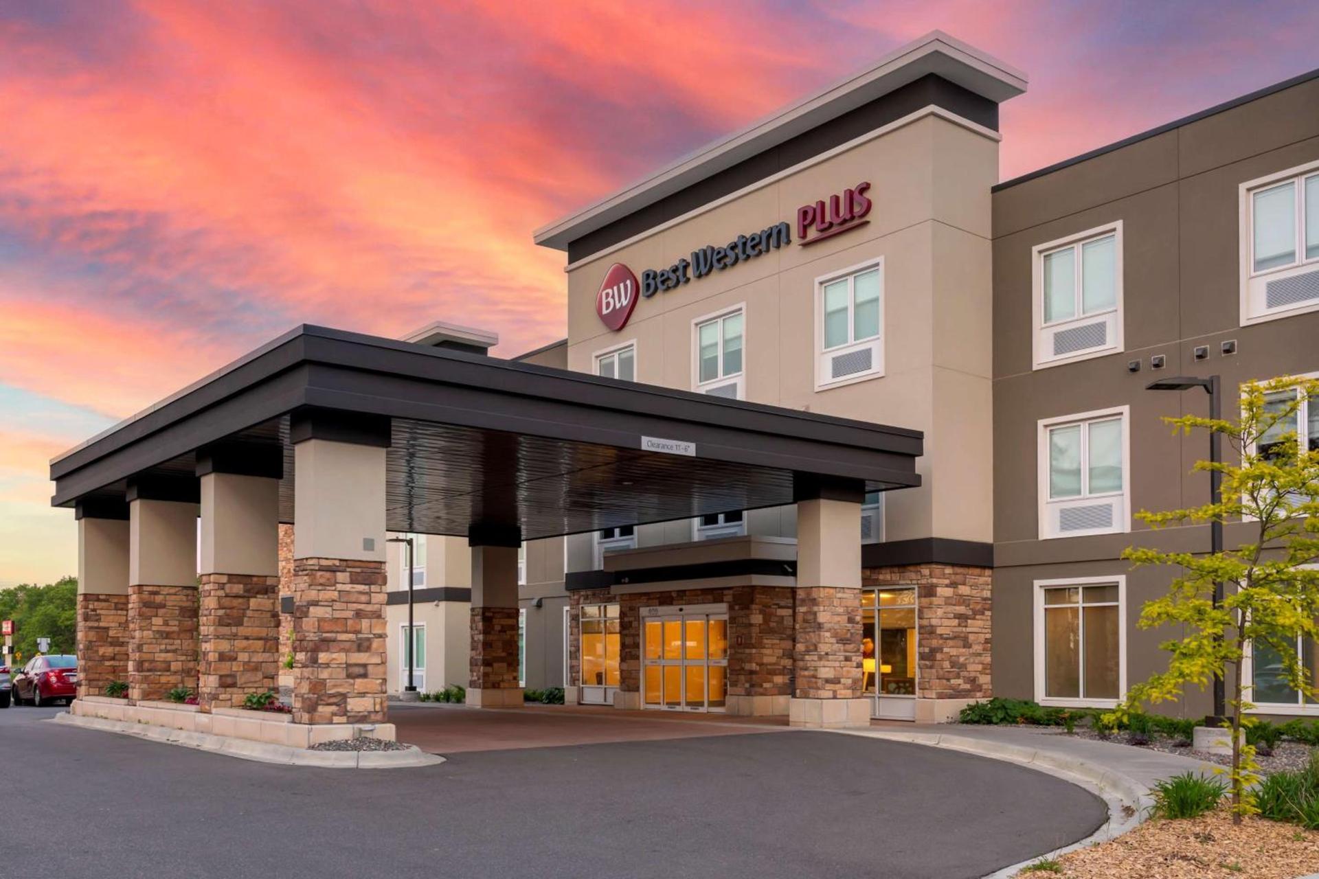 Best Western Plus Isanti photo 1