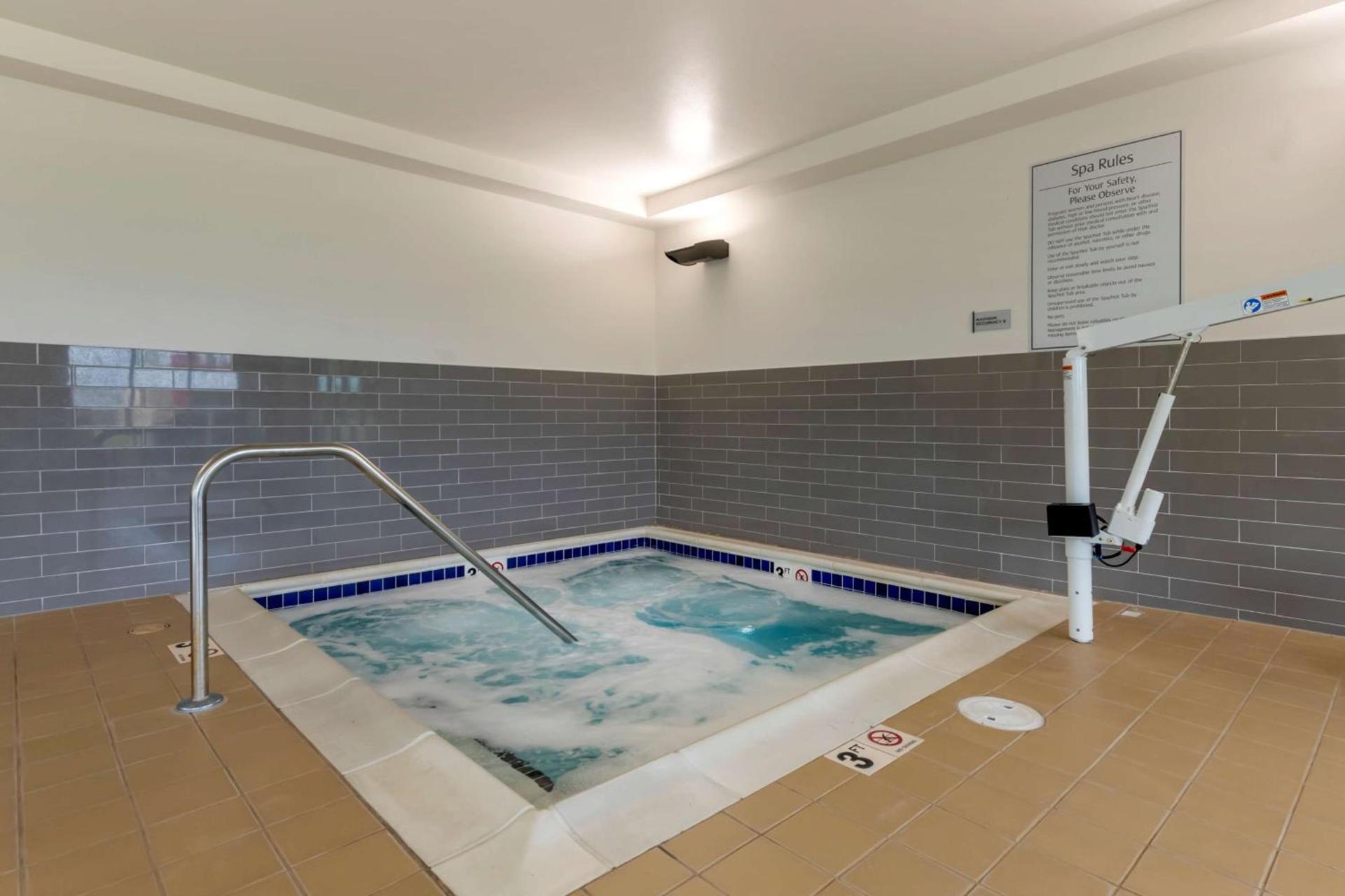 Best Western Plus Isanti photo 17