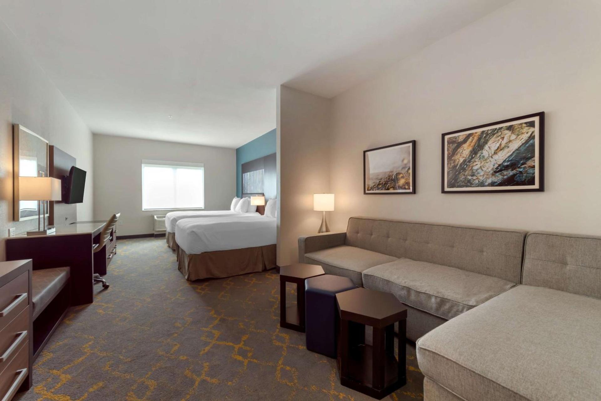 Best Western Plus Isanti photo 22