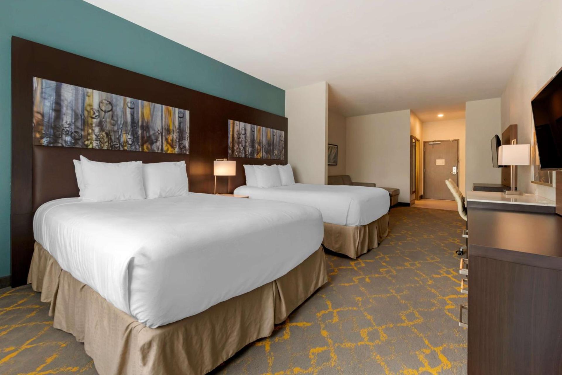 Best Western Plus Isanti photo 24