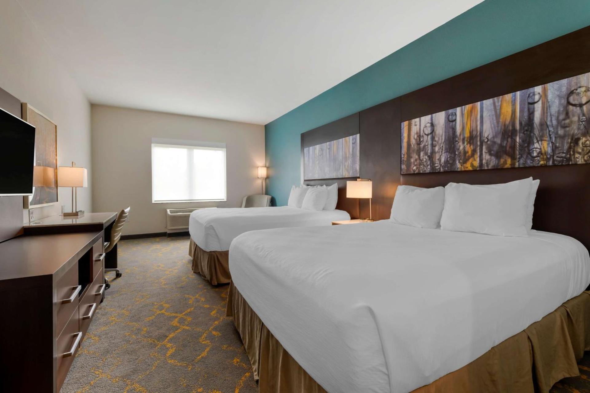 Best Western Plus Isanti photo 31