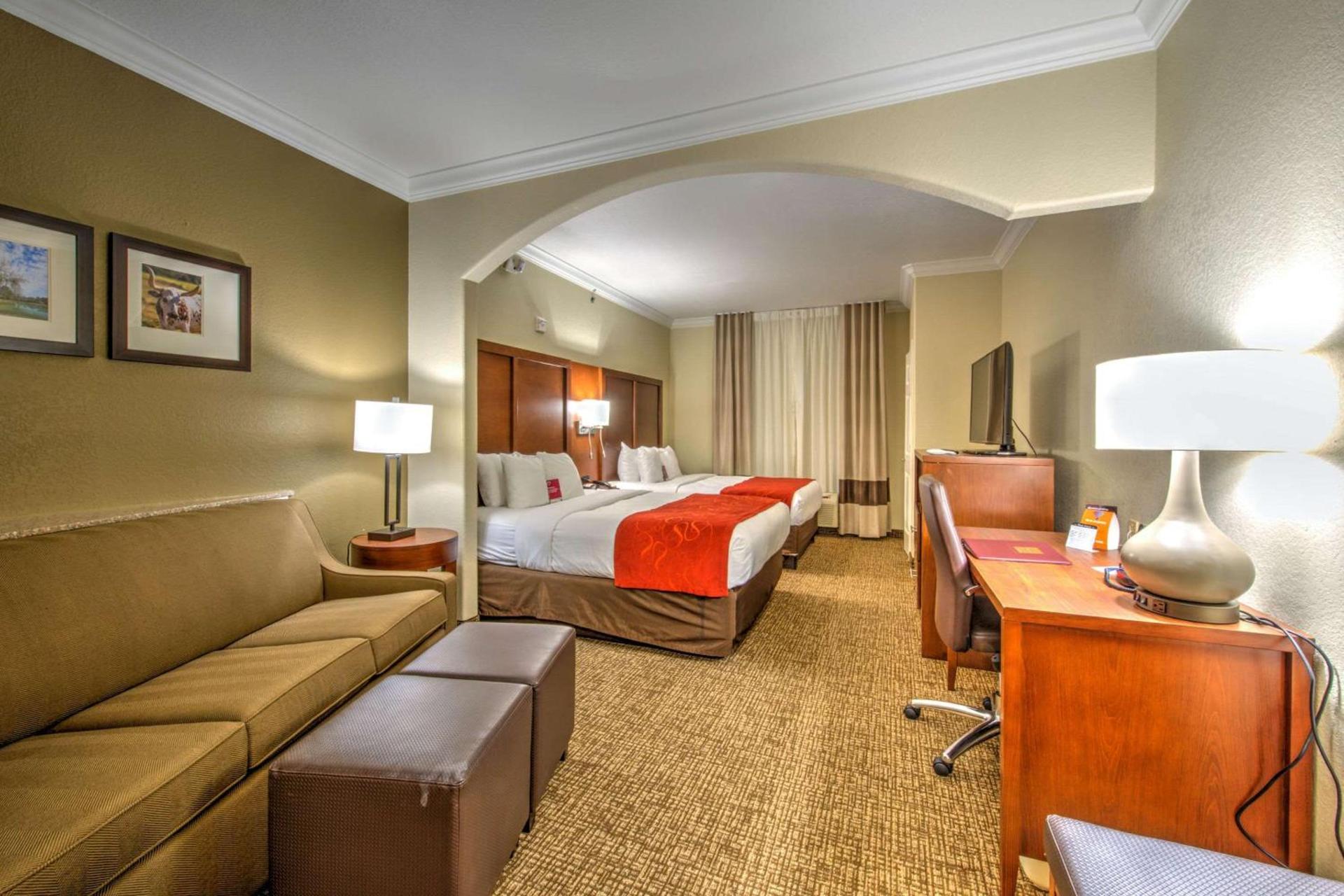 Comfort Suites Tomball Medical Center photo 17