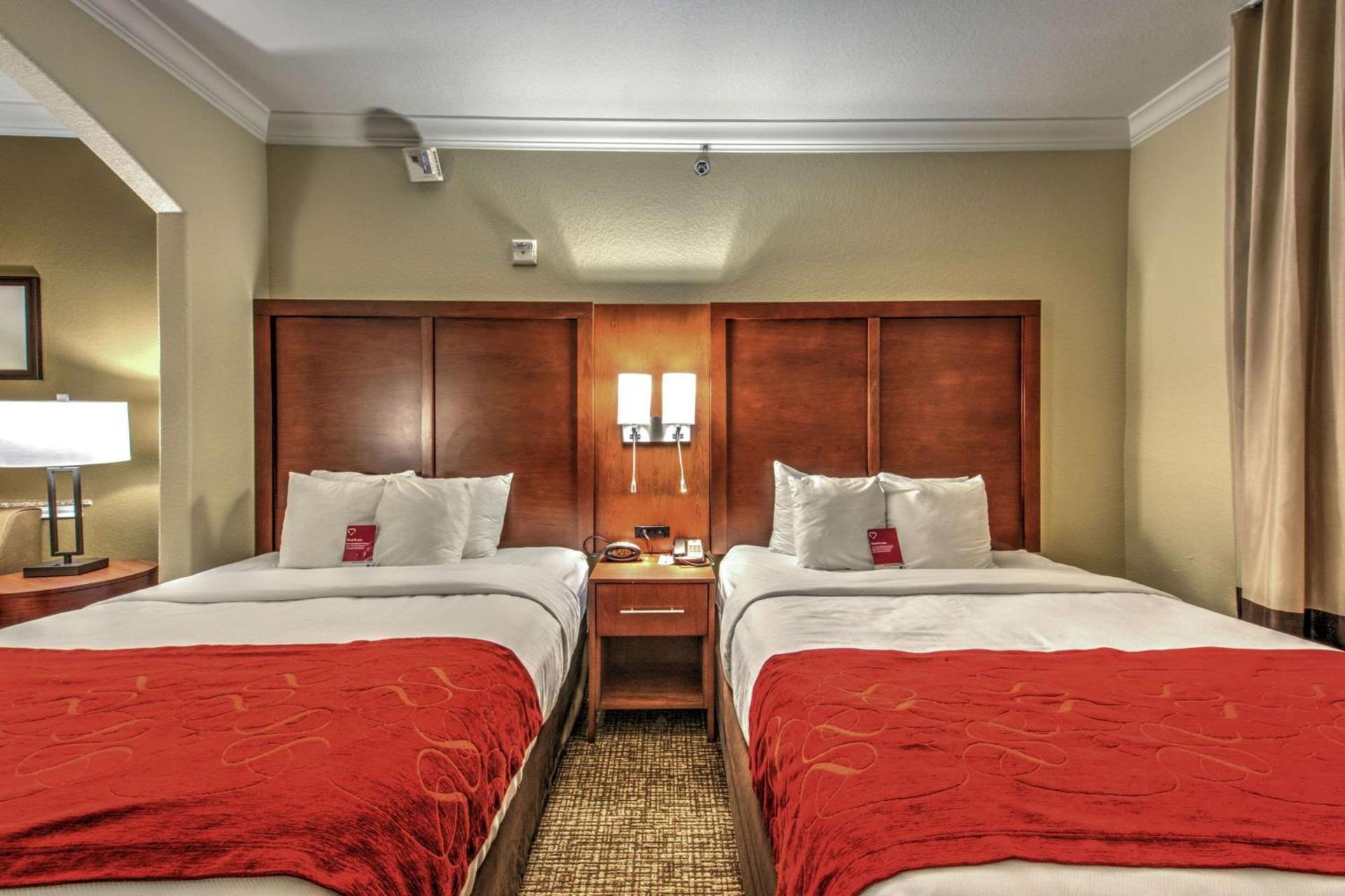 Comfort Suites Tomball Medical Center photo 19