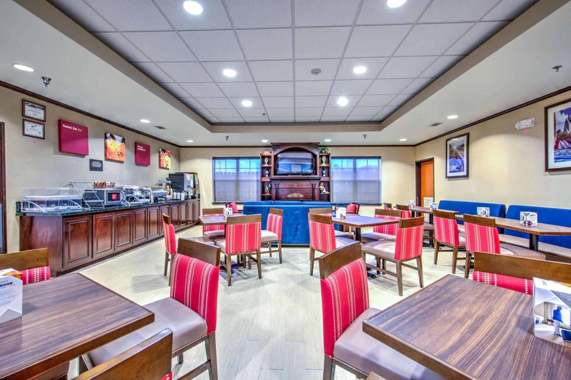 Comfort Suites Tomball Medical Center photo 27