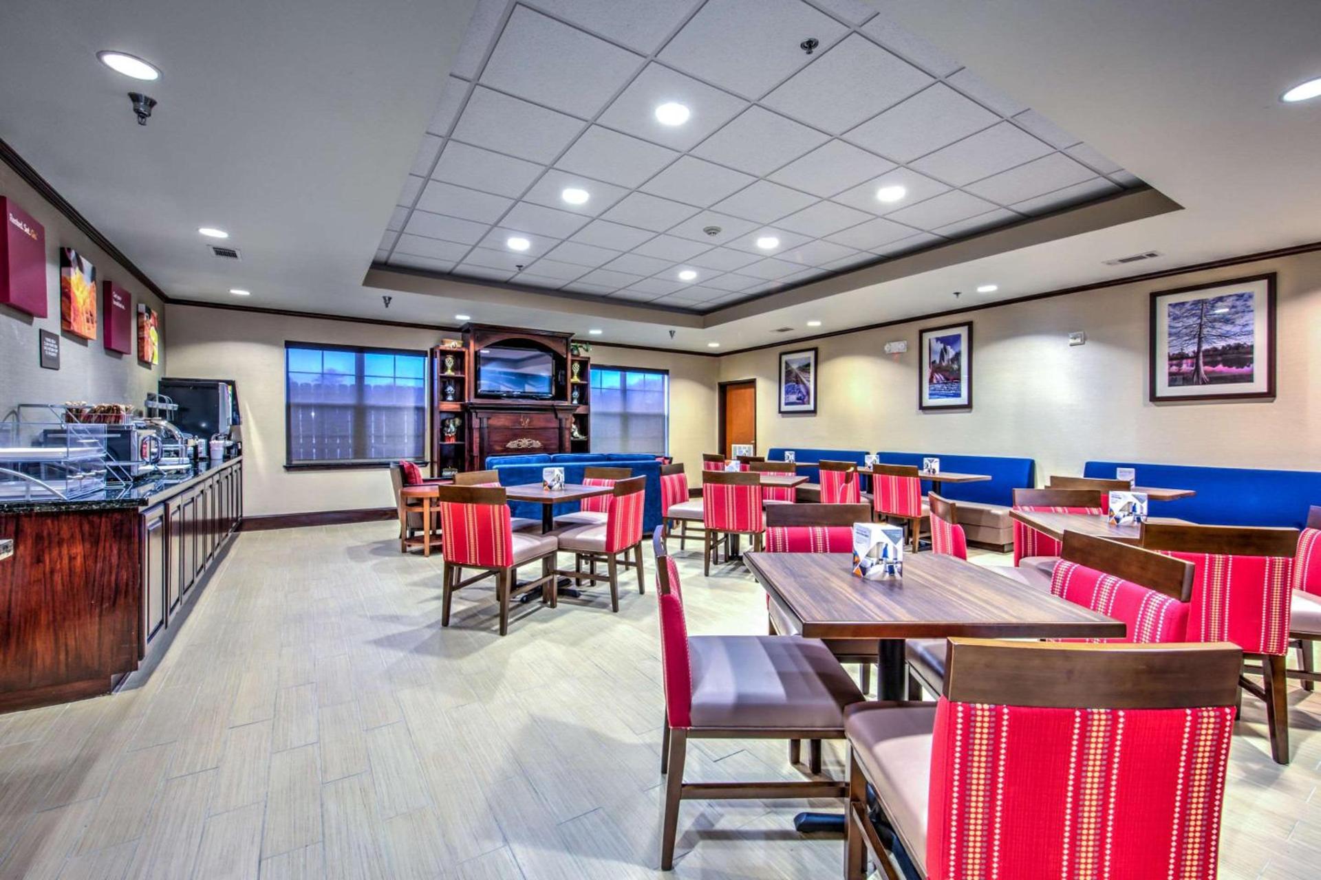 Comfort Suites Tomball Medical Center photo 28