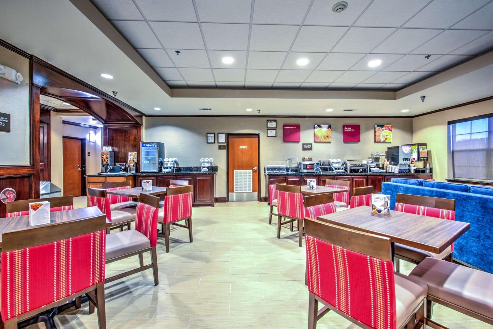 Comfort Suites Tomball Medical Center photo 29