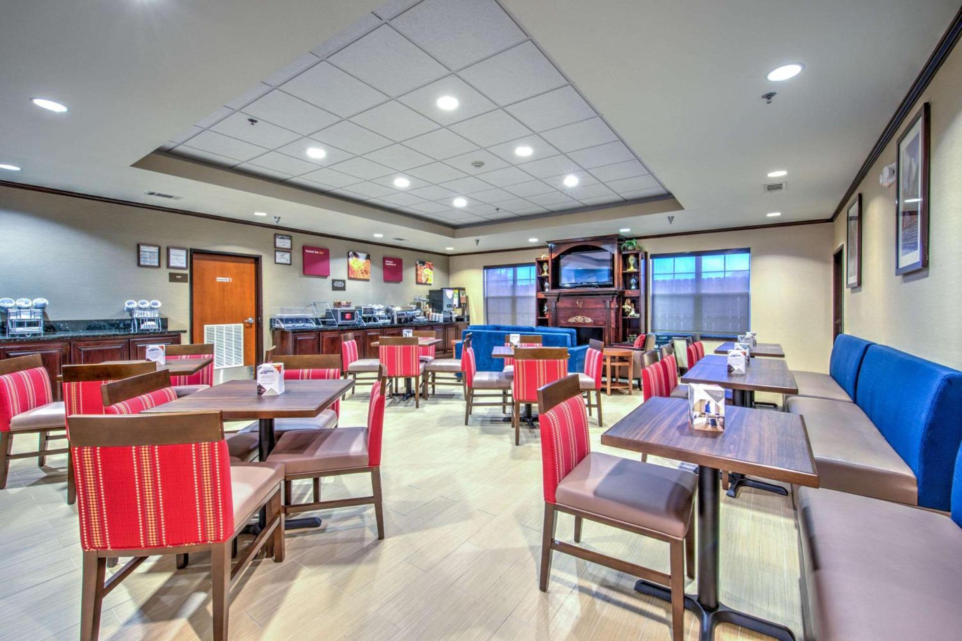Comfort Suites Tomball Medical Center photo 30