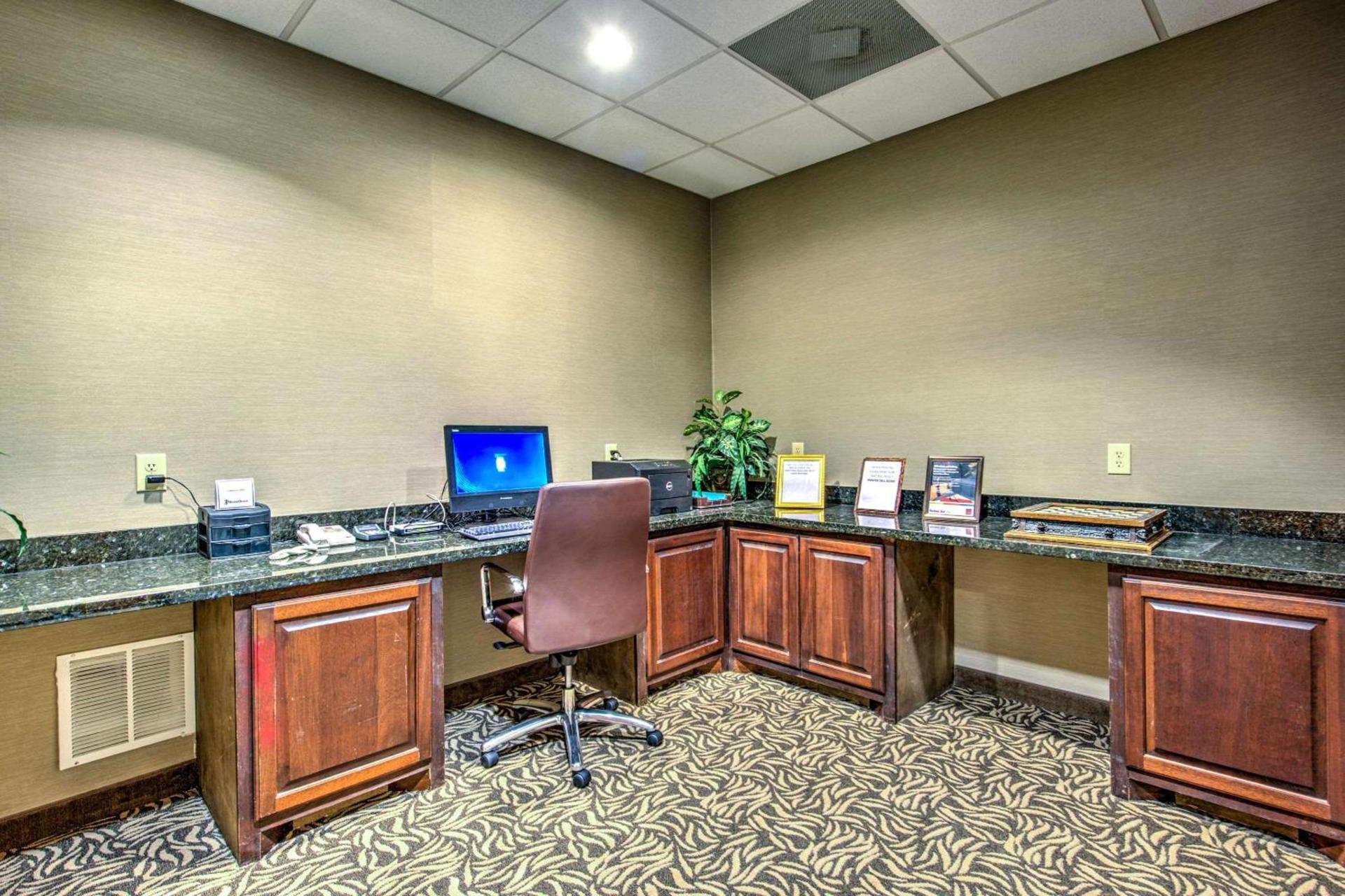 Comfort Suites Tomball Medical Center photo 31