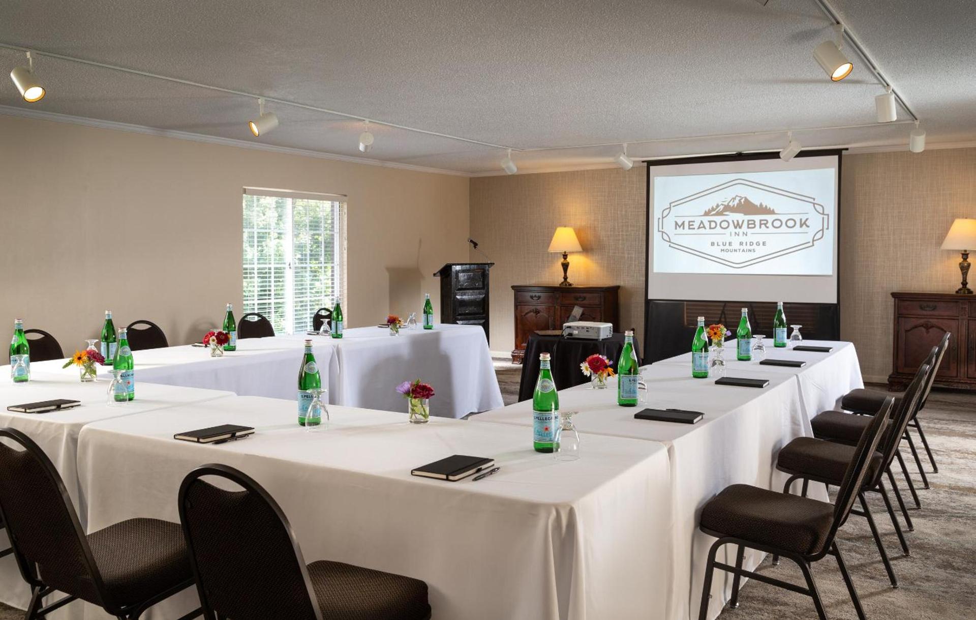 Meadowbrook Inn photo 16