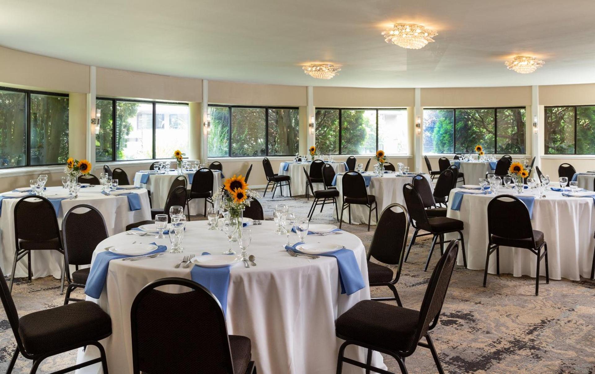 Meadowbrook Inn photo 14