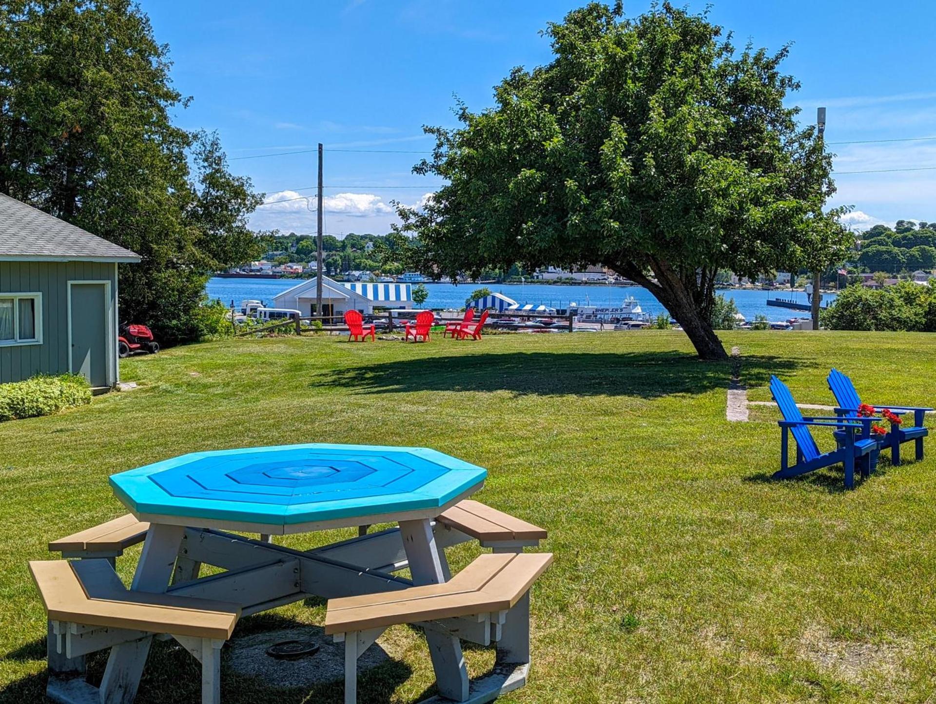 Huron Inn photo 12