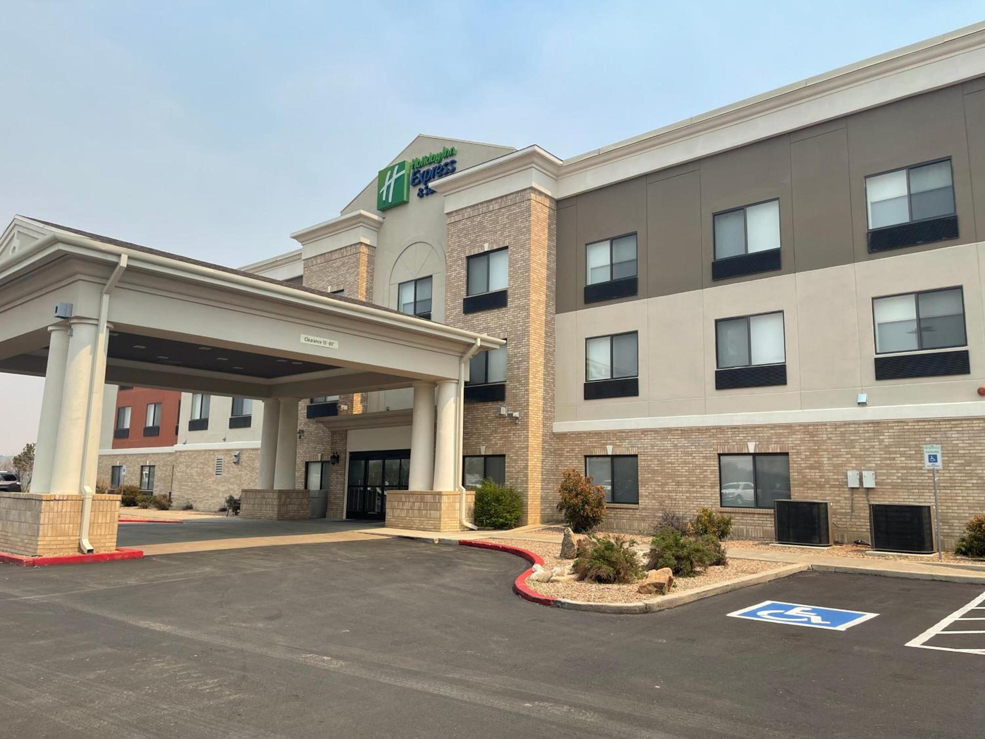 Holiday Inn Express Hotel & Suites Las Vegas NM by IHG photo 22